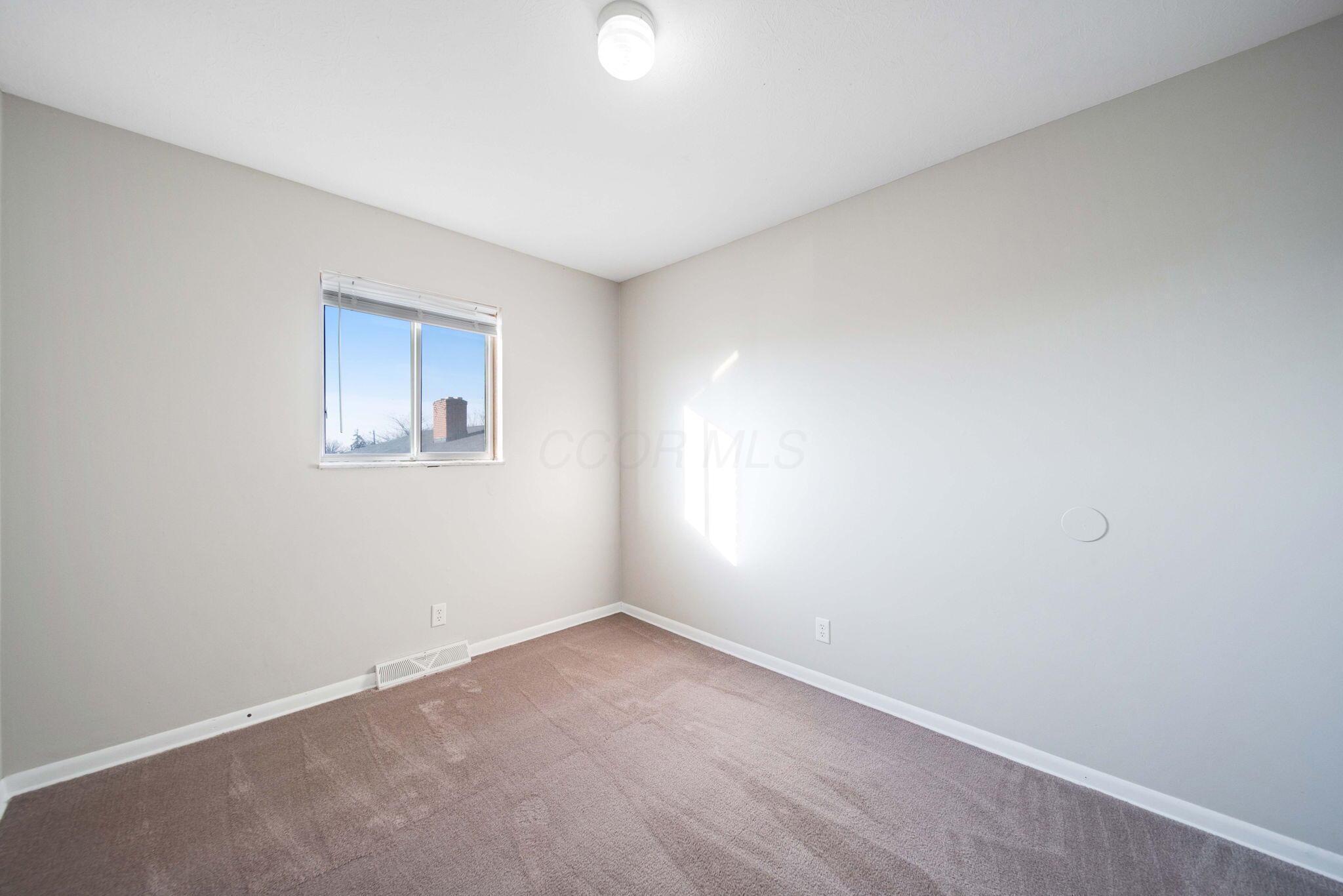 6613-6617 E Livingston Avenue Property Photo 23