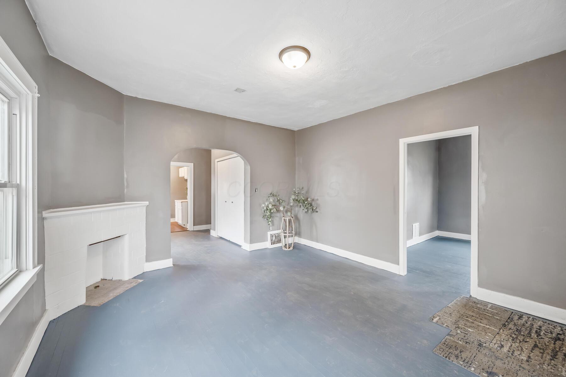 591 Park Street Property Photo 6