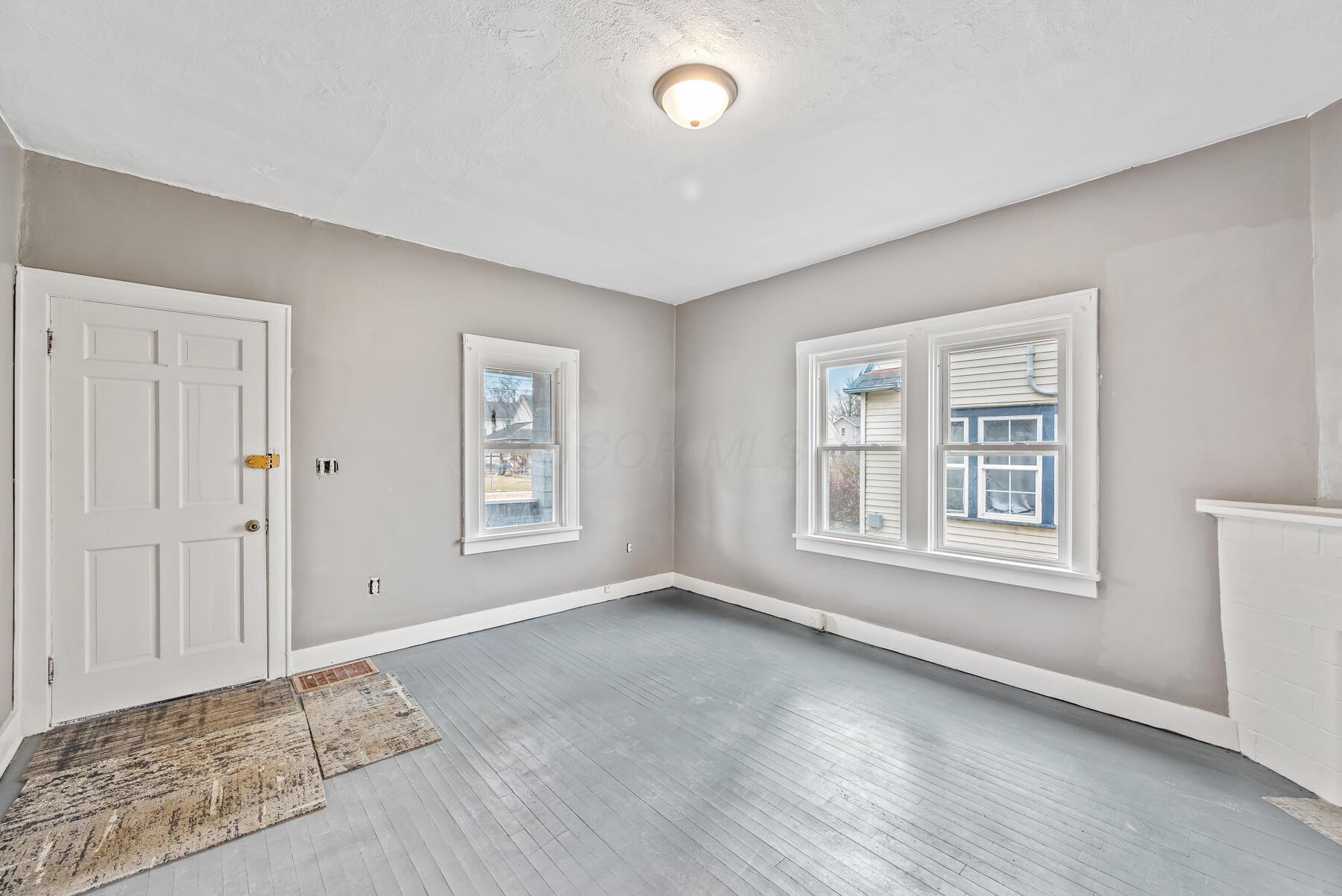 591 Park Street Property Photo 8