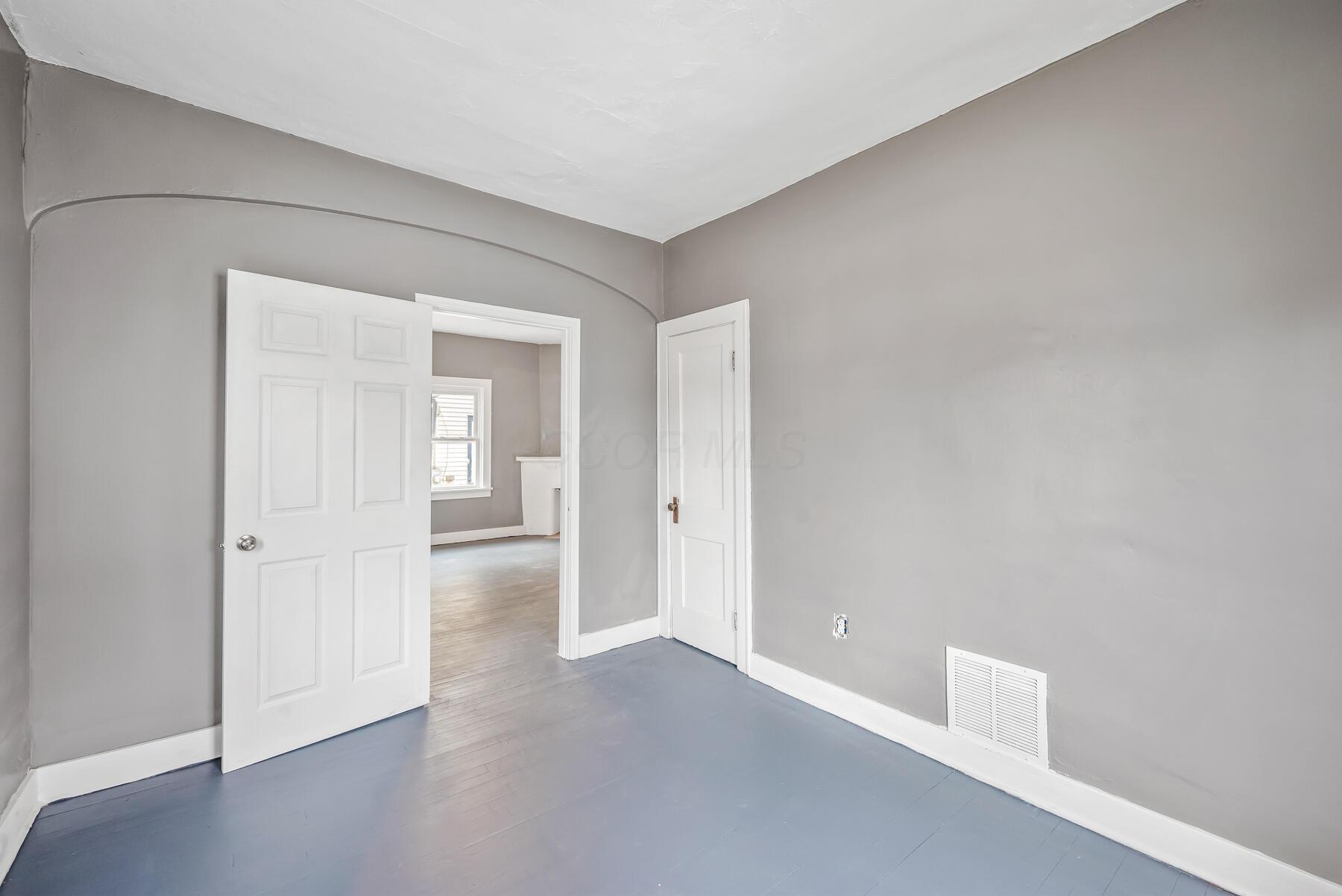 591 Park Street Property Photo 9