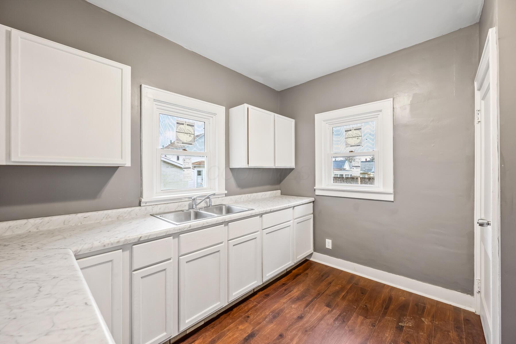 591 Park Street Property Photo 12