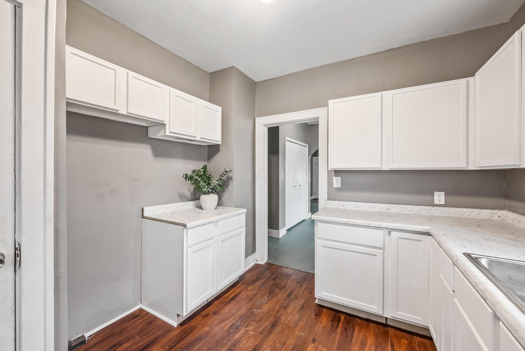 591 Park Street Property Photo 14