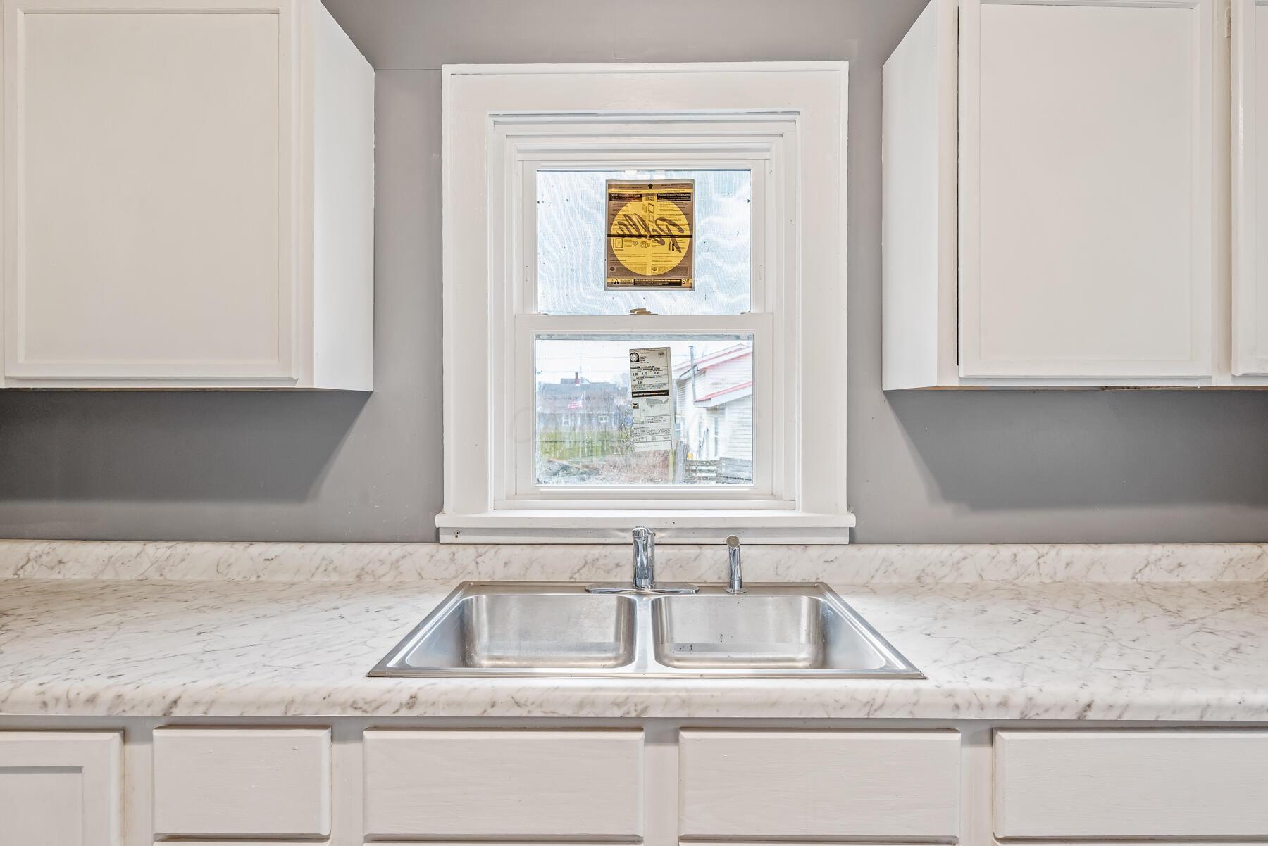 591 Park Street Property Photo 15
