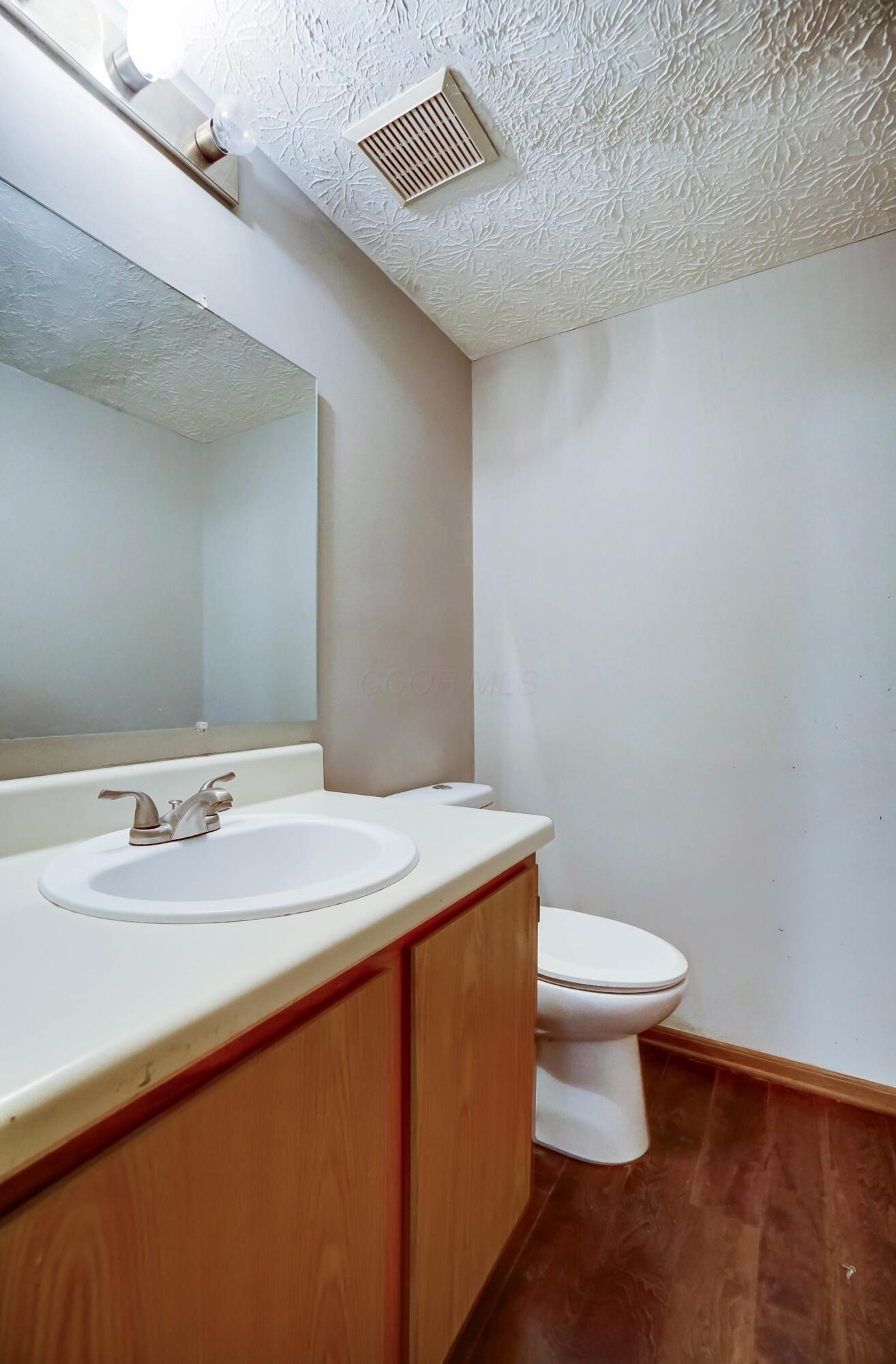 1083 Syracuse Lane, 21f Property Photo 12