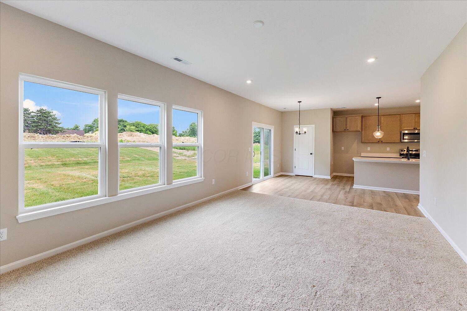668 Deerhurst Drive Property Photo 8