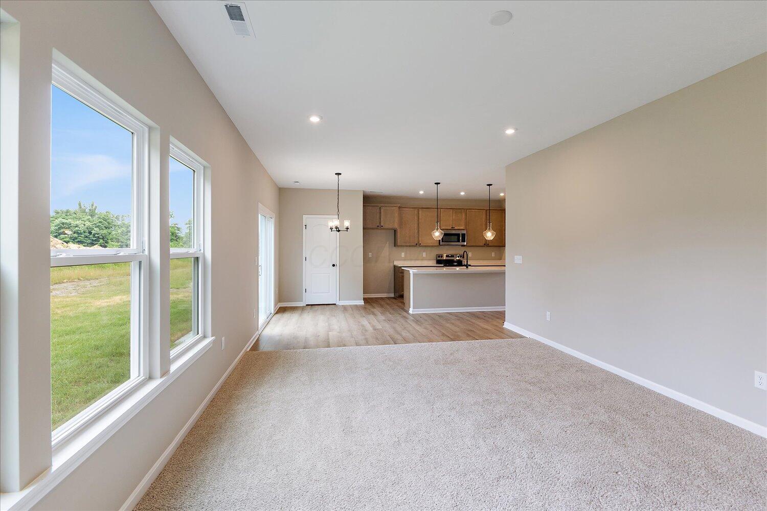 668 Deerhurst Drive Property Photo 9