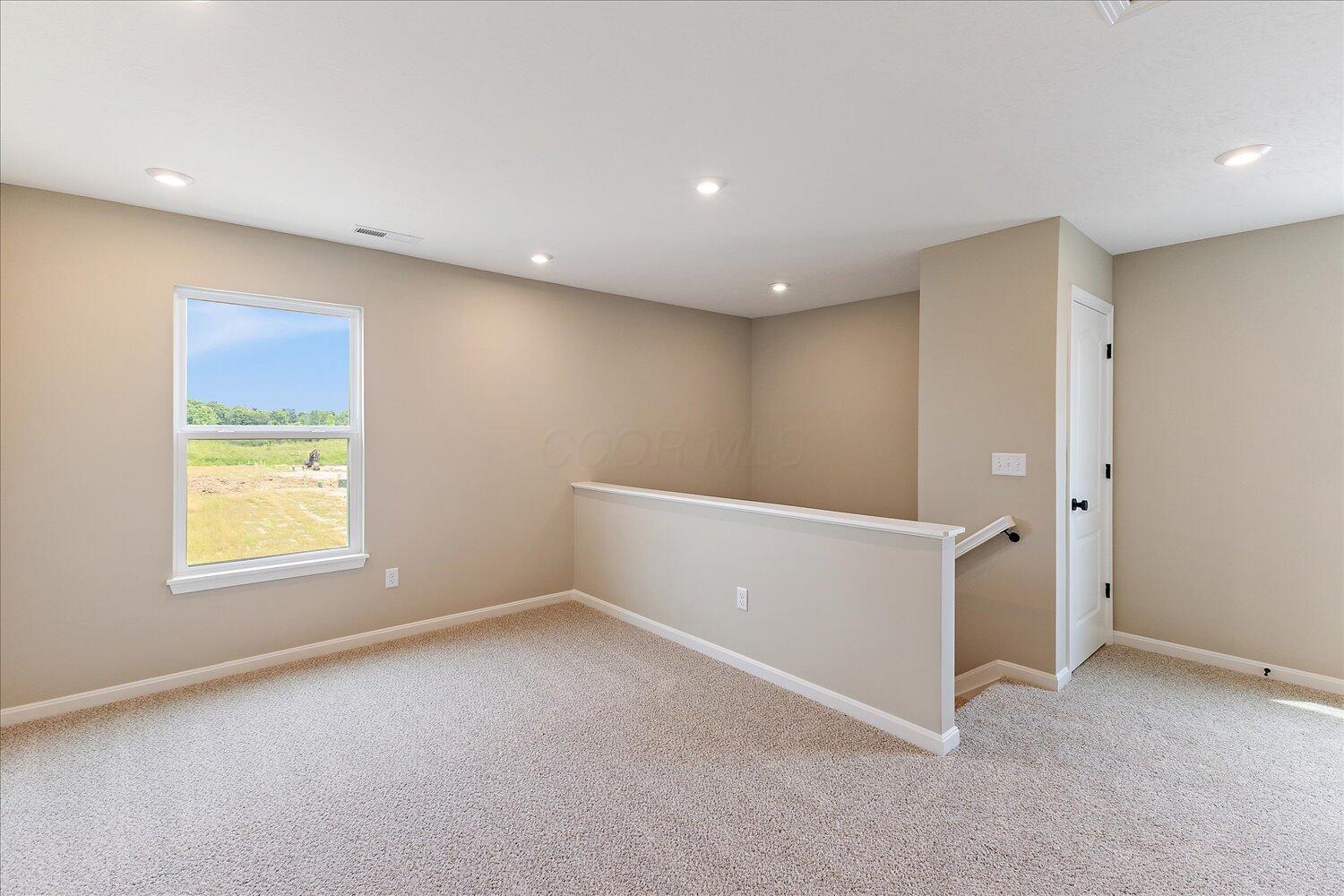 668 Deerhurst Drive Property Photo 11