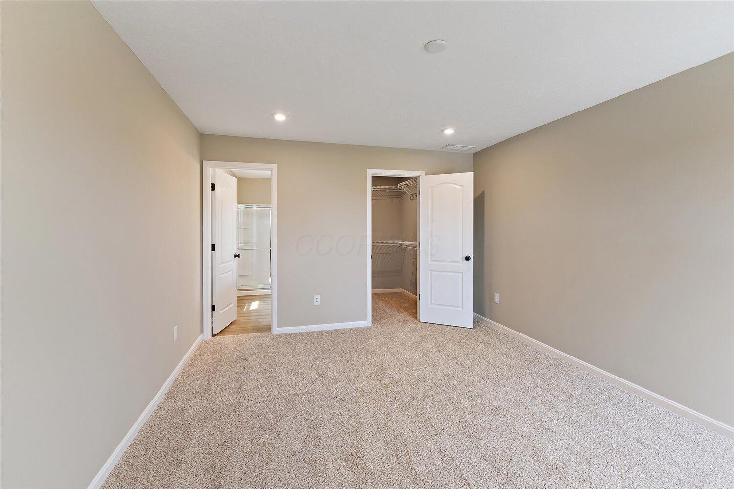 668 Deerhurst Drive Property Photo 14