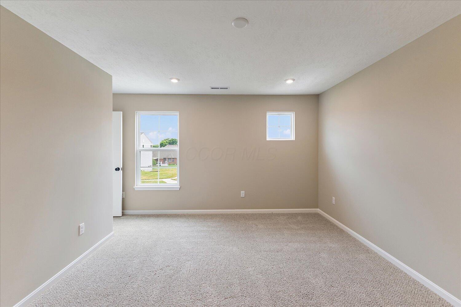668 Deerhurst Drive Property Photo 15