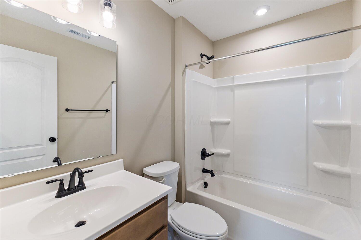 668 Deerhurst Drive Property Photo 22