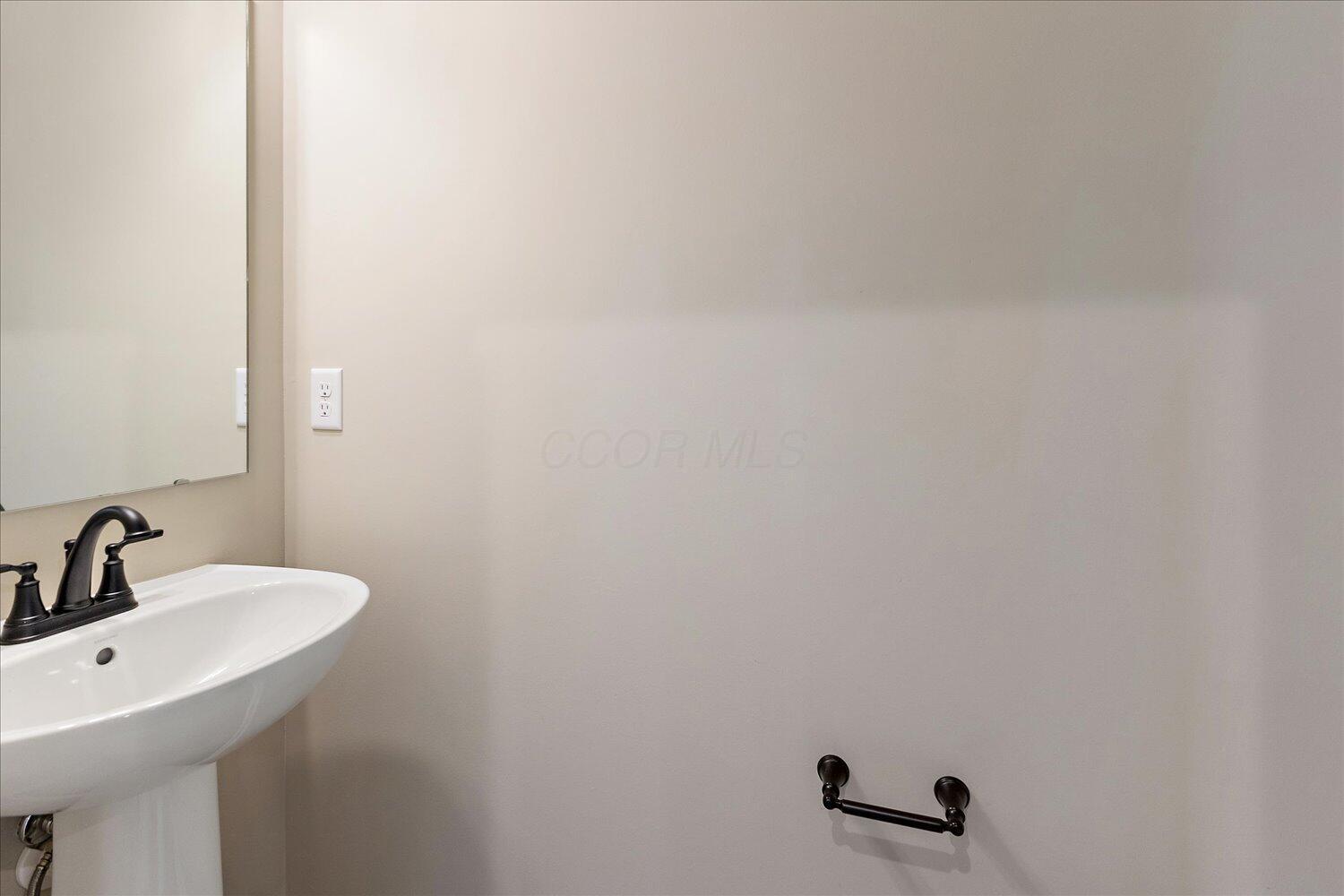 668 Deerhurst Drive Property Photo 23