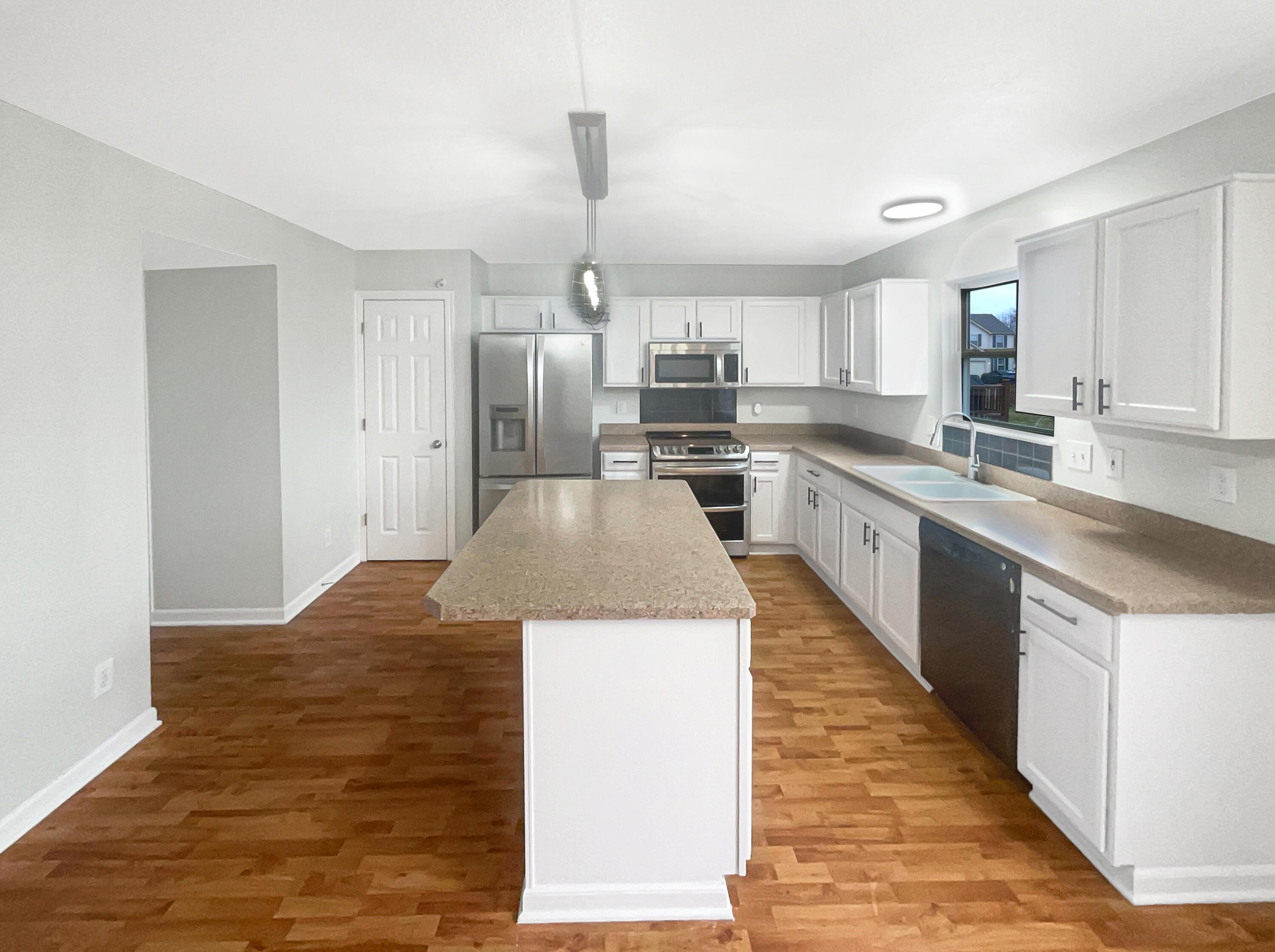 1538 Mallard Circle W Property Photo 6