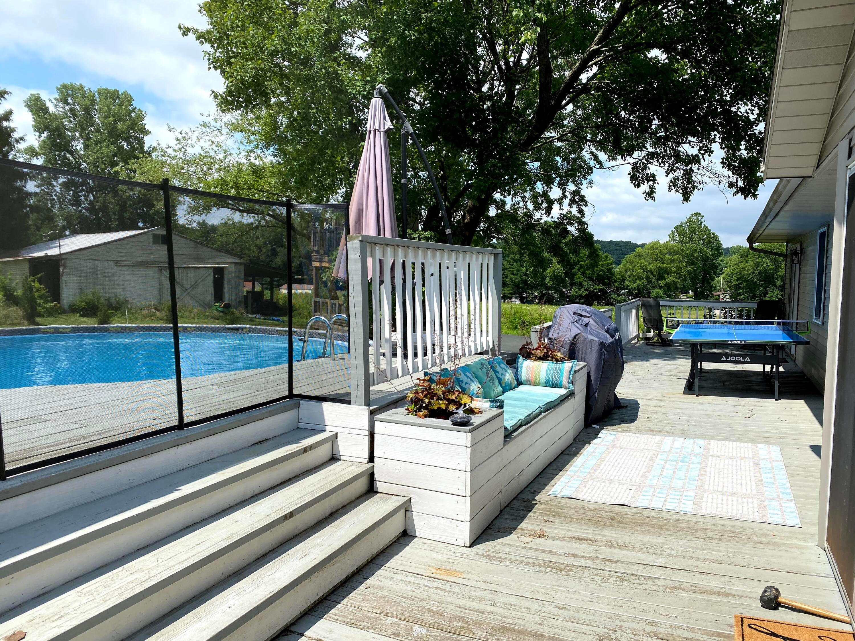 1048 Parkway Drive Property Photo 2