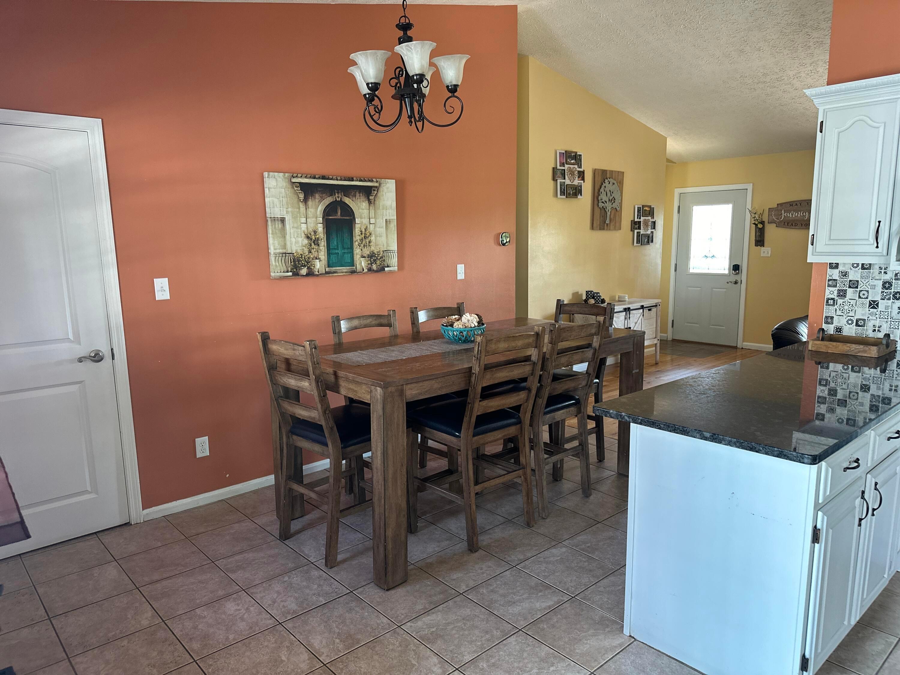 1048 Parkway Drive Property Photo 7