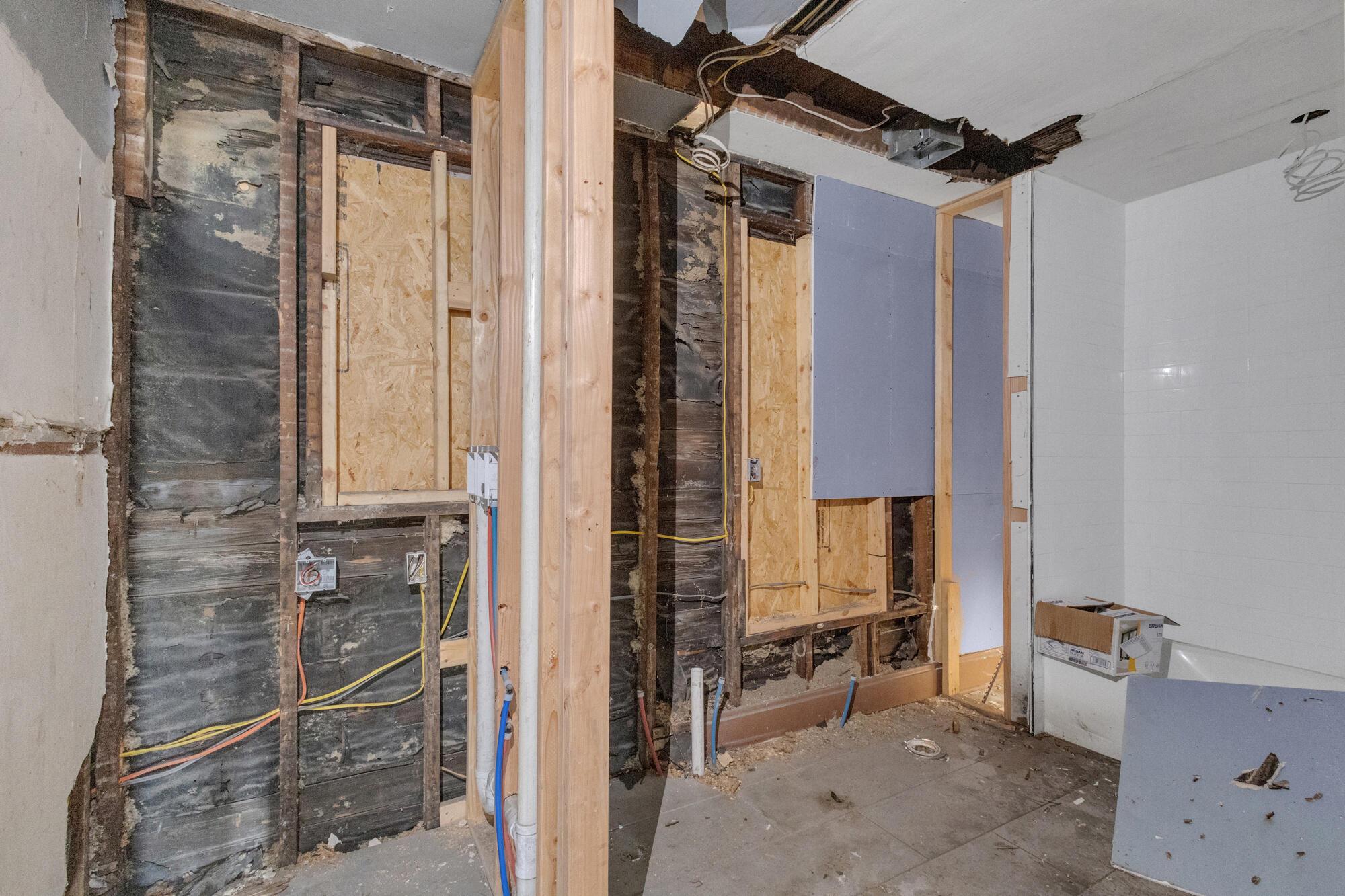 941-945 E Whittier Street Property Photo 17