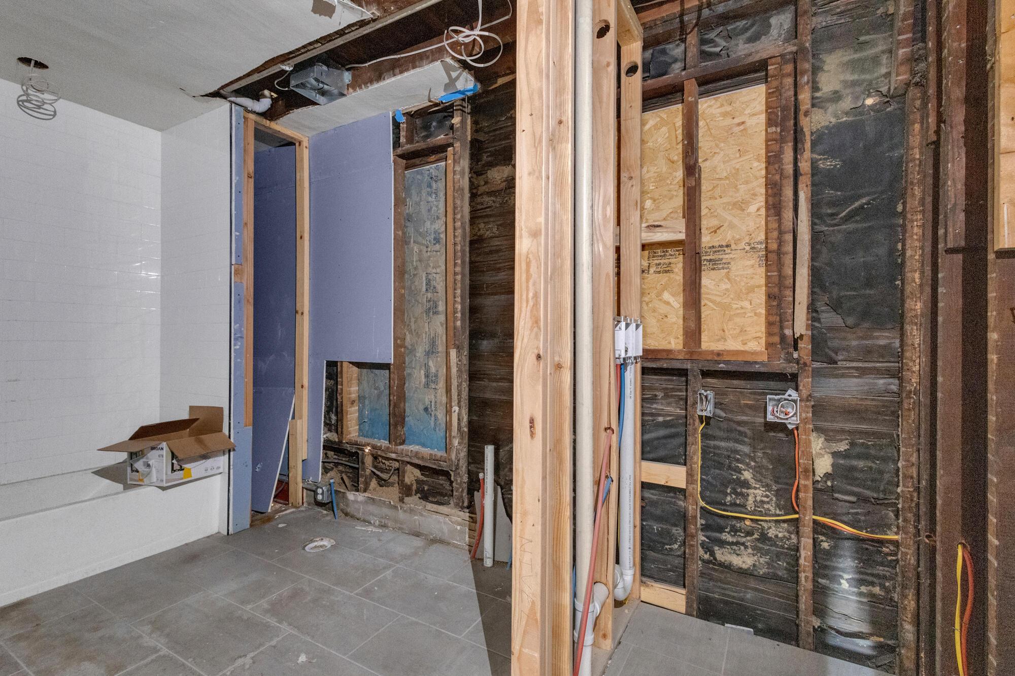 941-945 E Whittier Street Property Photo 18