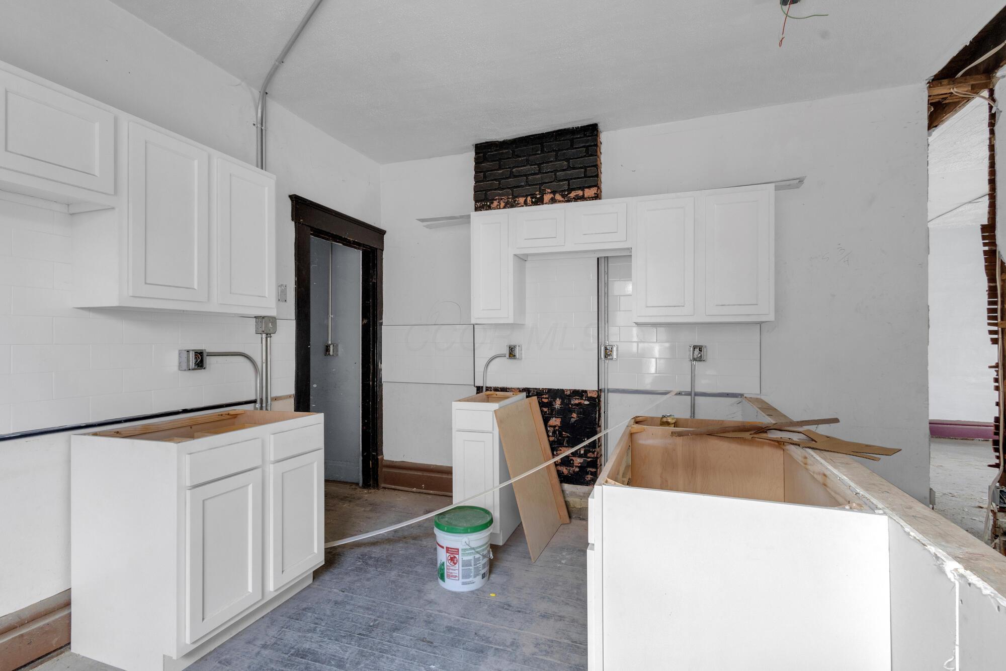 941-945 E Whittier Street Property Photo 27