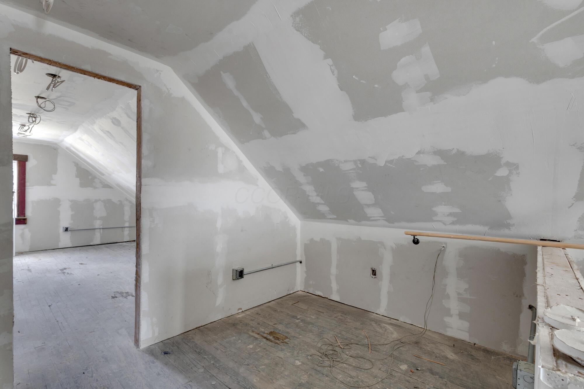 941-945 E Whittier Street Property Photo 36