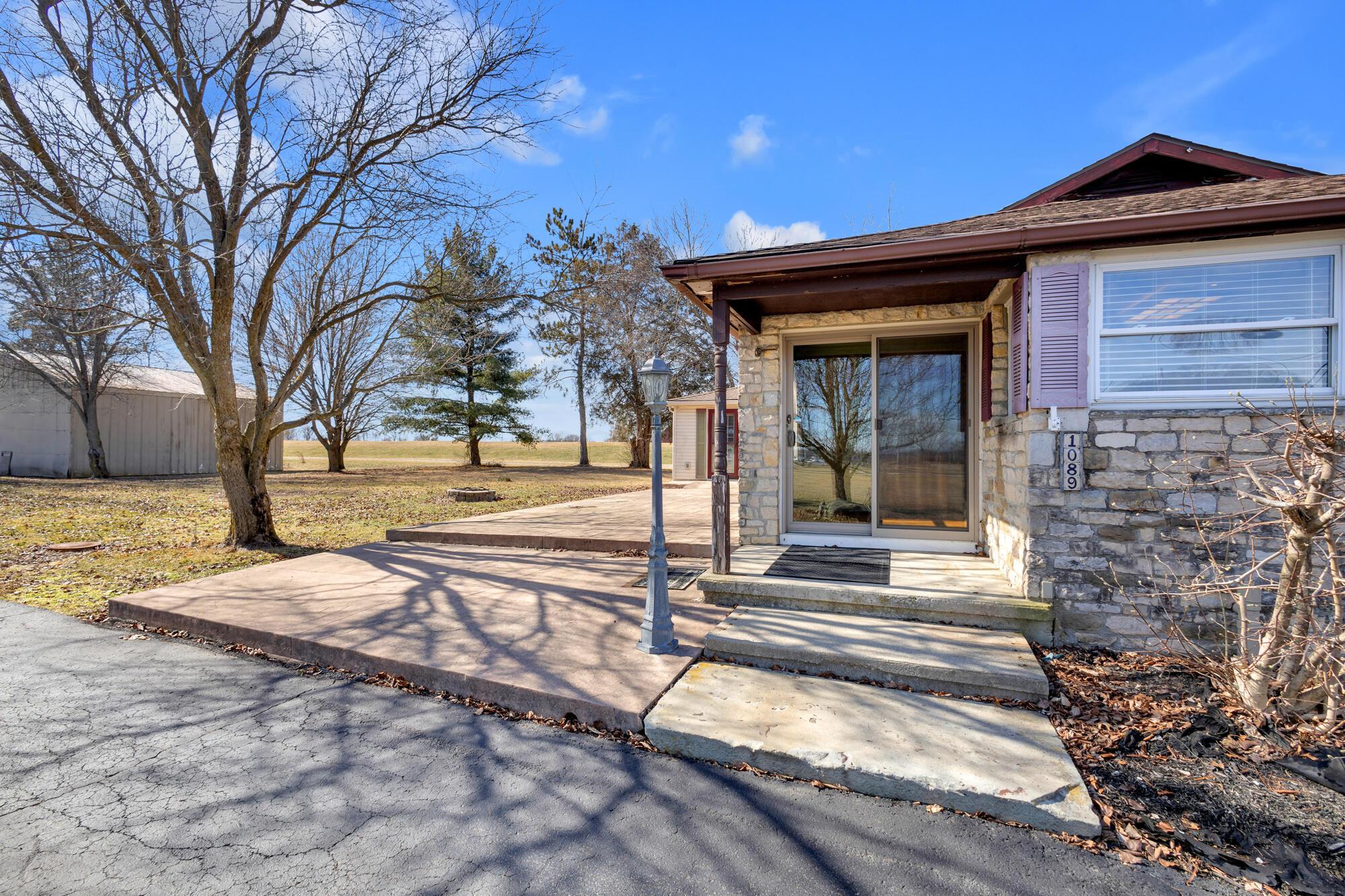 1089 Hills Miller Road Property Photo 4