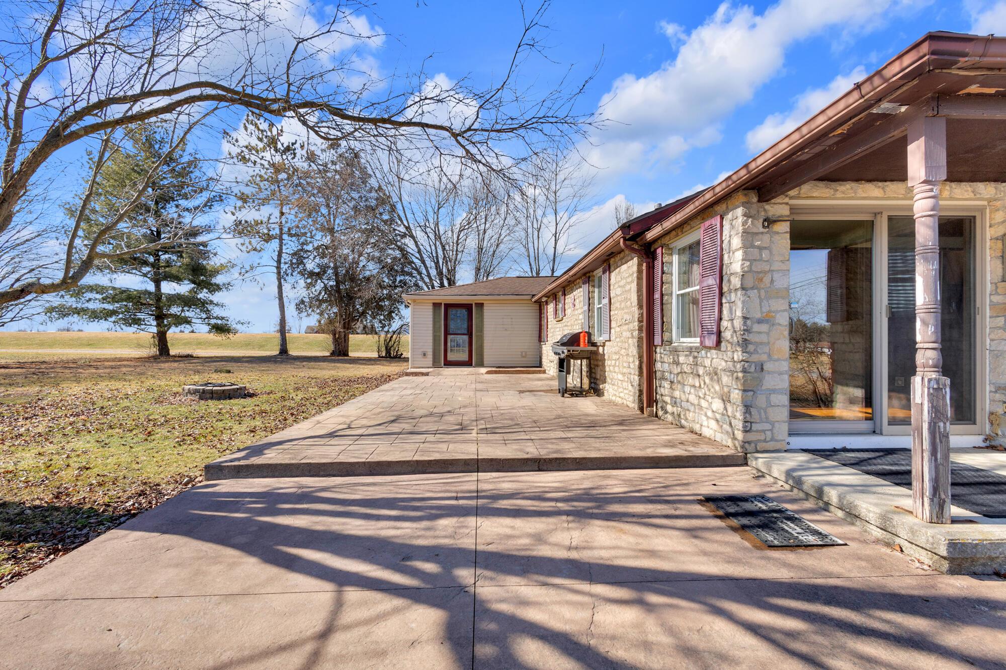 1089 Hills Miller Road Property Photo 6