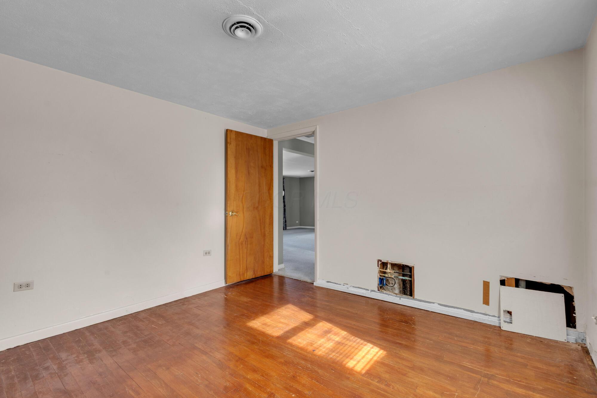 1089 Hills Miller Road Property Photo 19