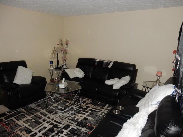 5349 Valley Lane E, Z71 Property Photo 3