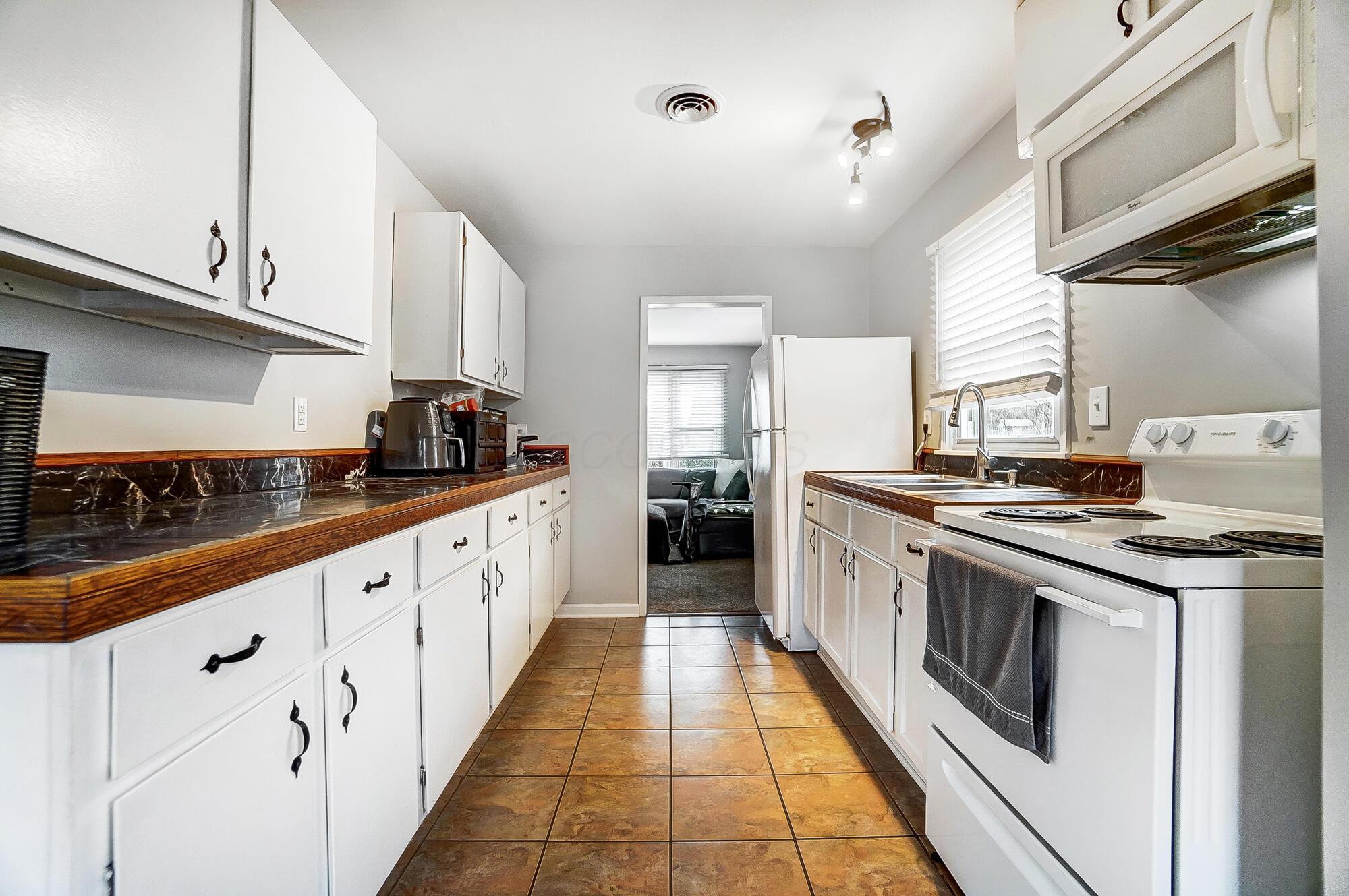 1503 Beach Drive Property Photo 15