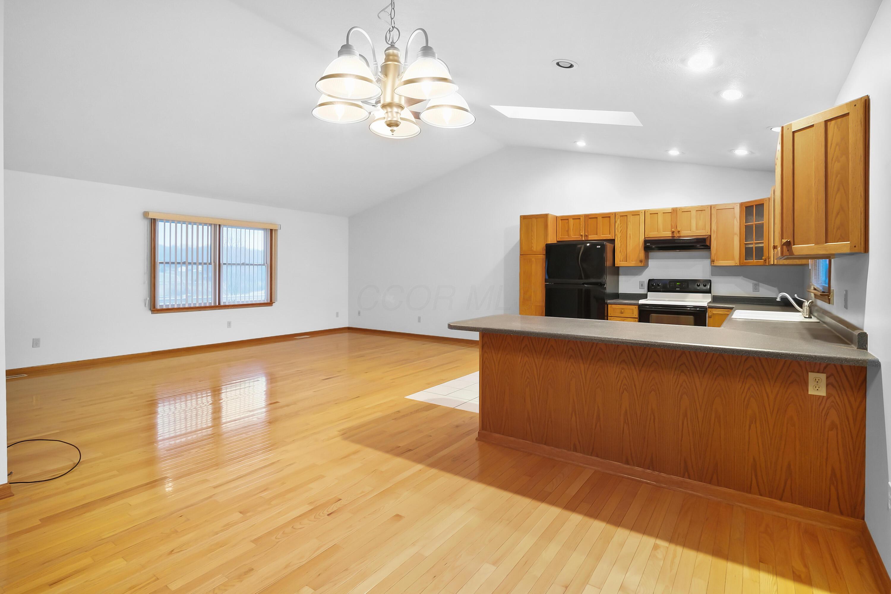 6425 Brownsville Road Se Property Photo 11
