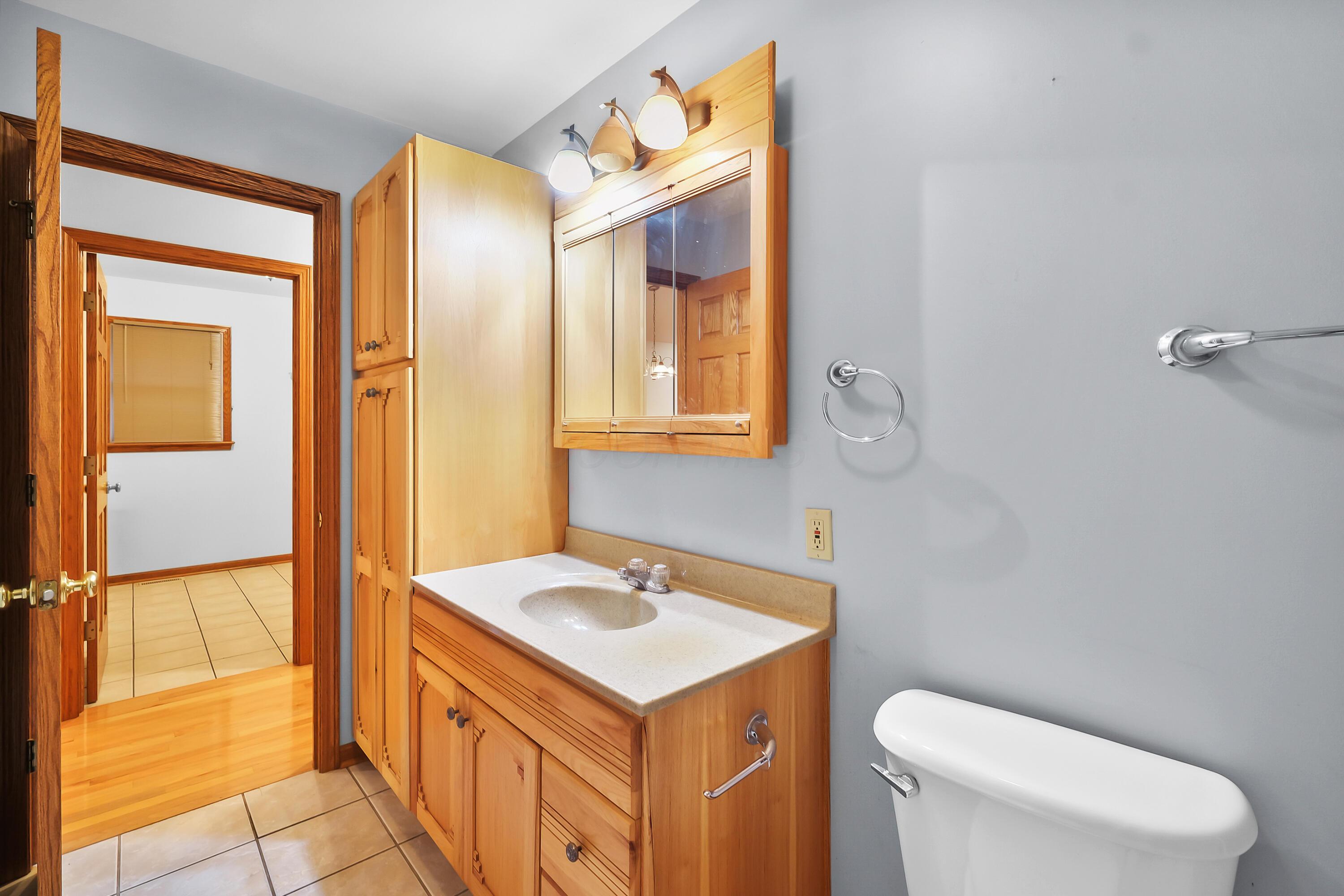 6425 Brownsville Road Se Property Photo 13