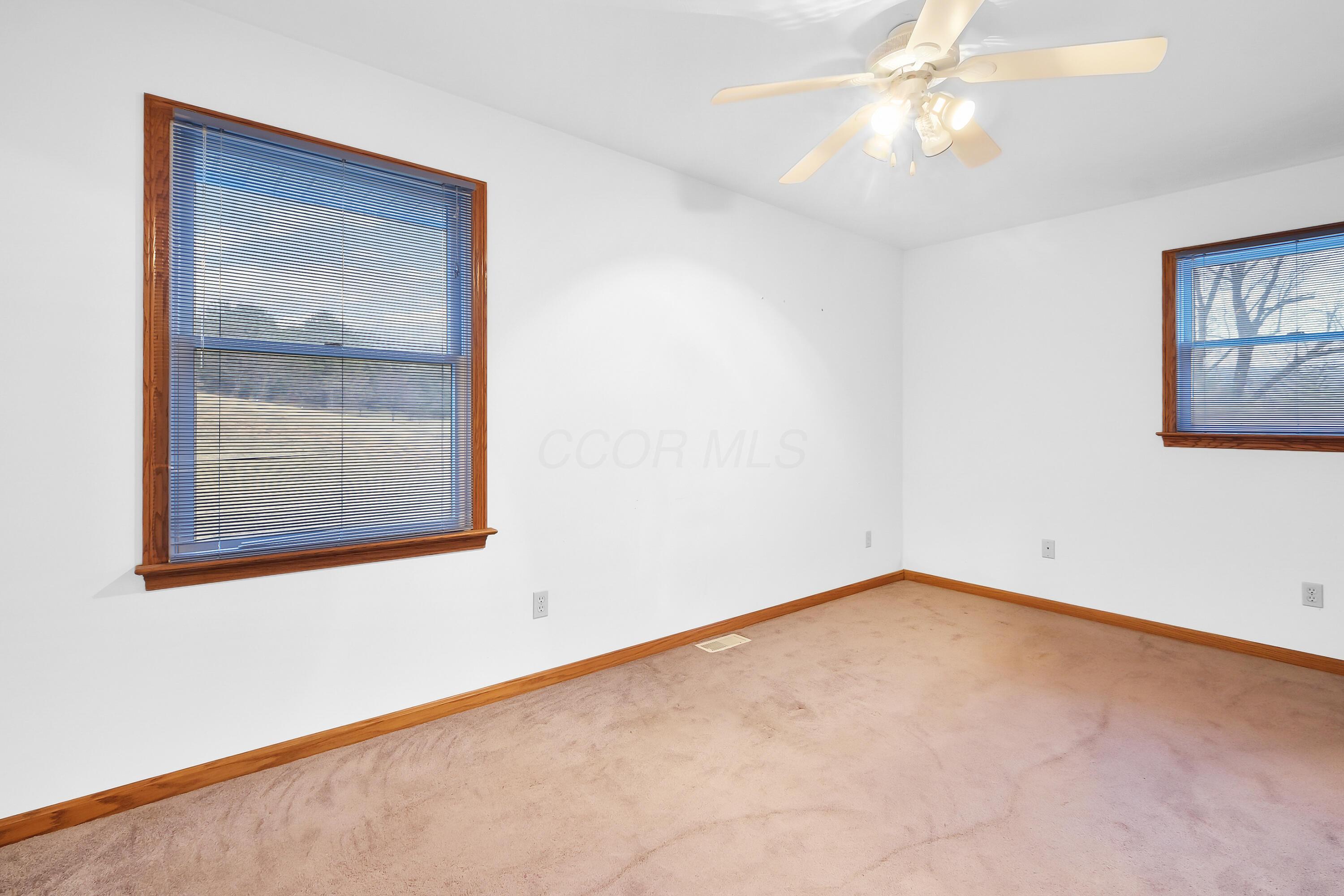 6425 Brownsville Road Se Property Photo 16