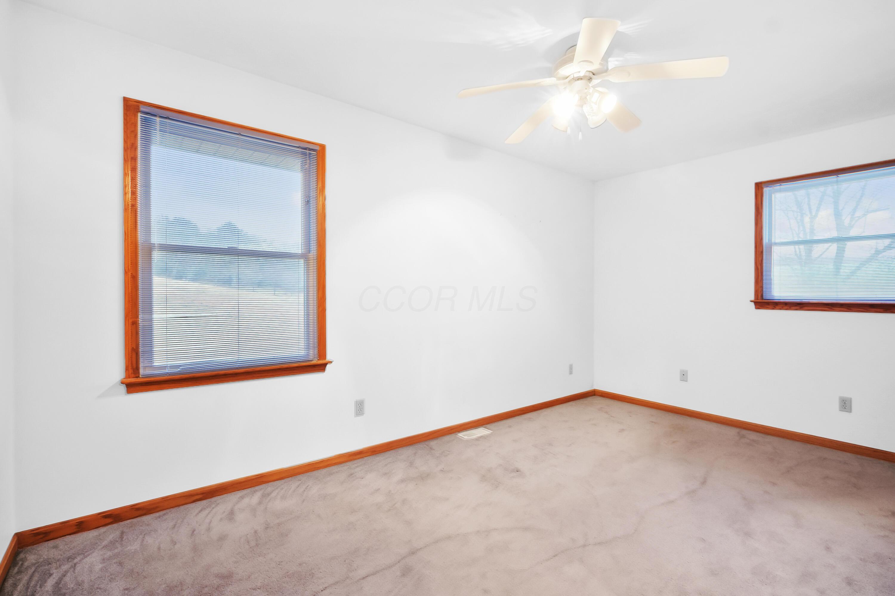 6425 Brownsville Road Se Property Photo 17