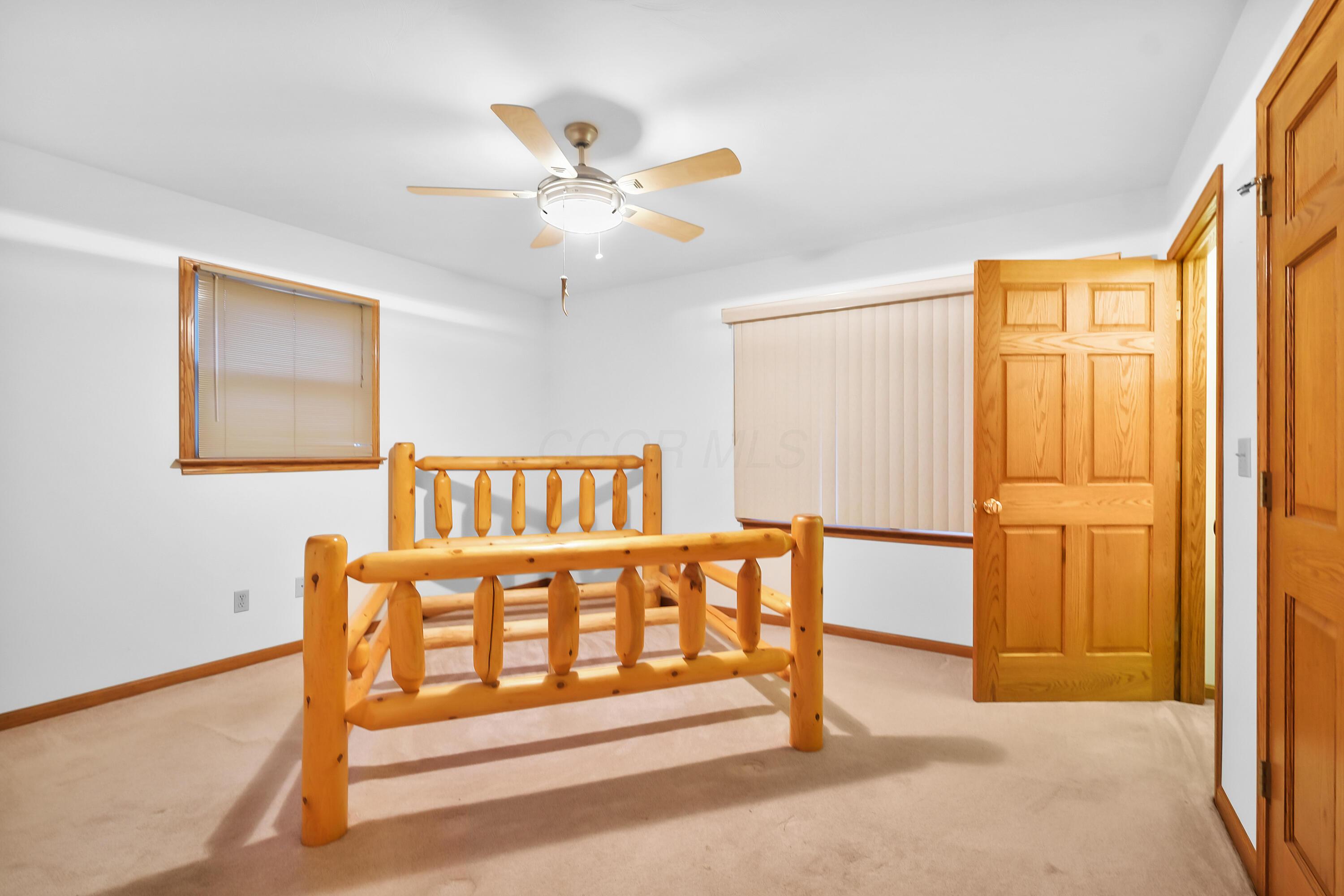 6425 Brownsville Road Se Property Photo 20