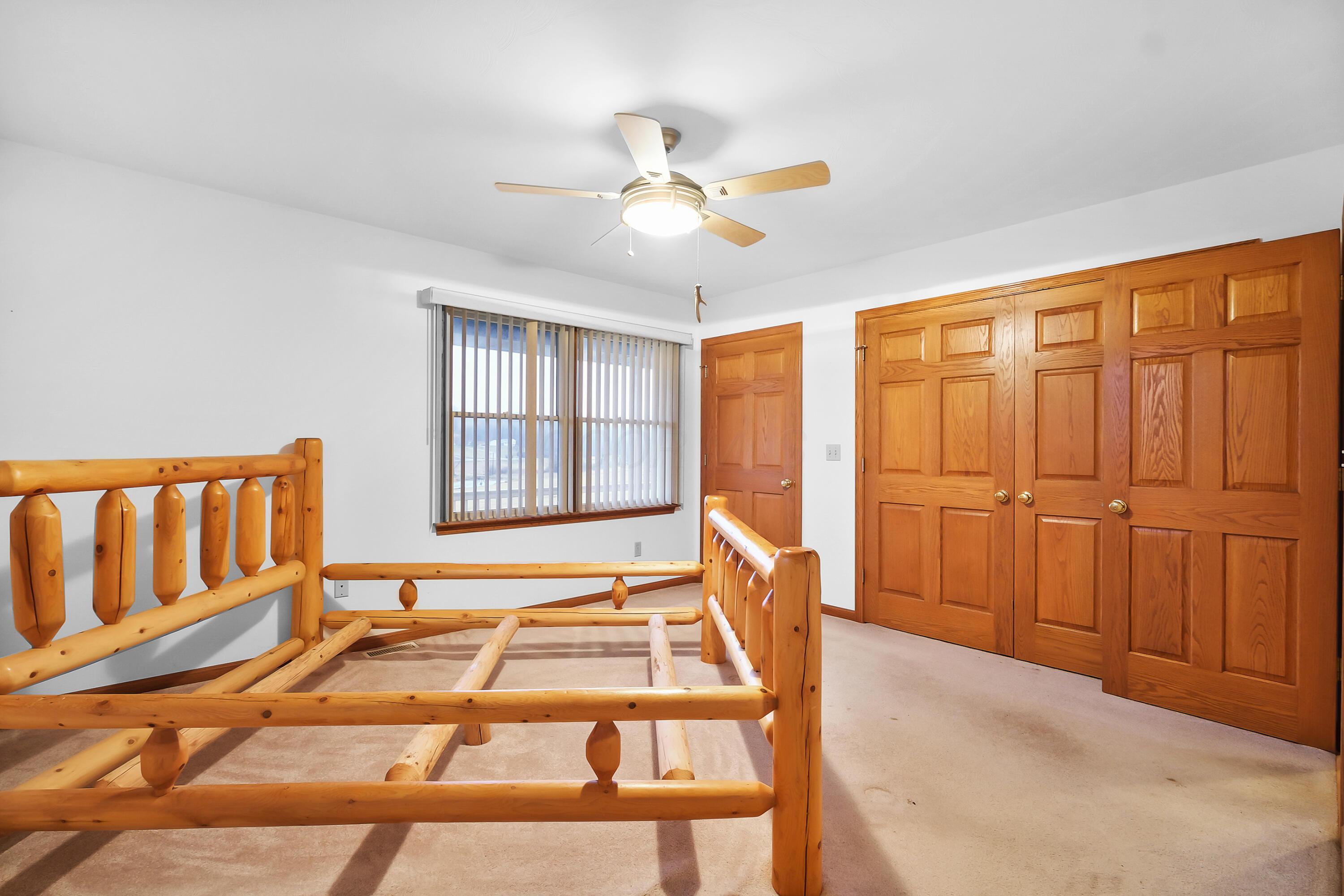 6425 Brownsville Road Se Property Photo 22