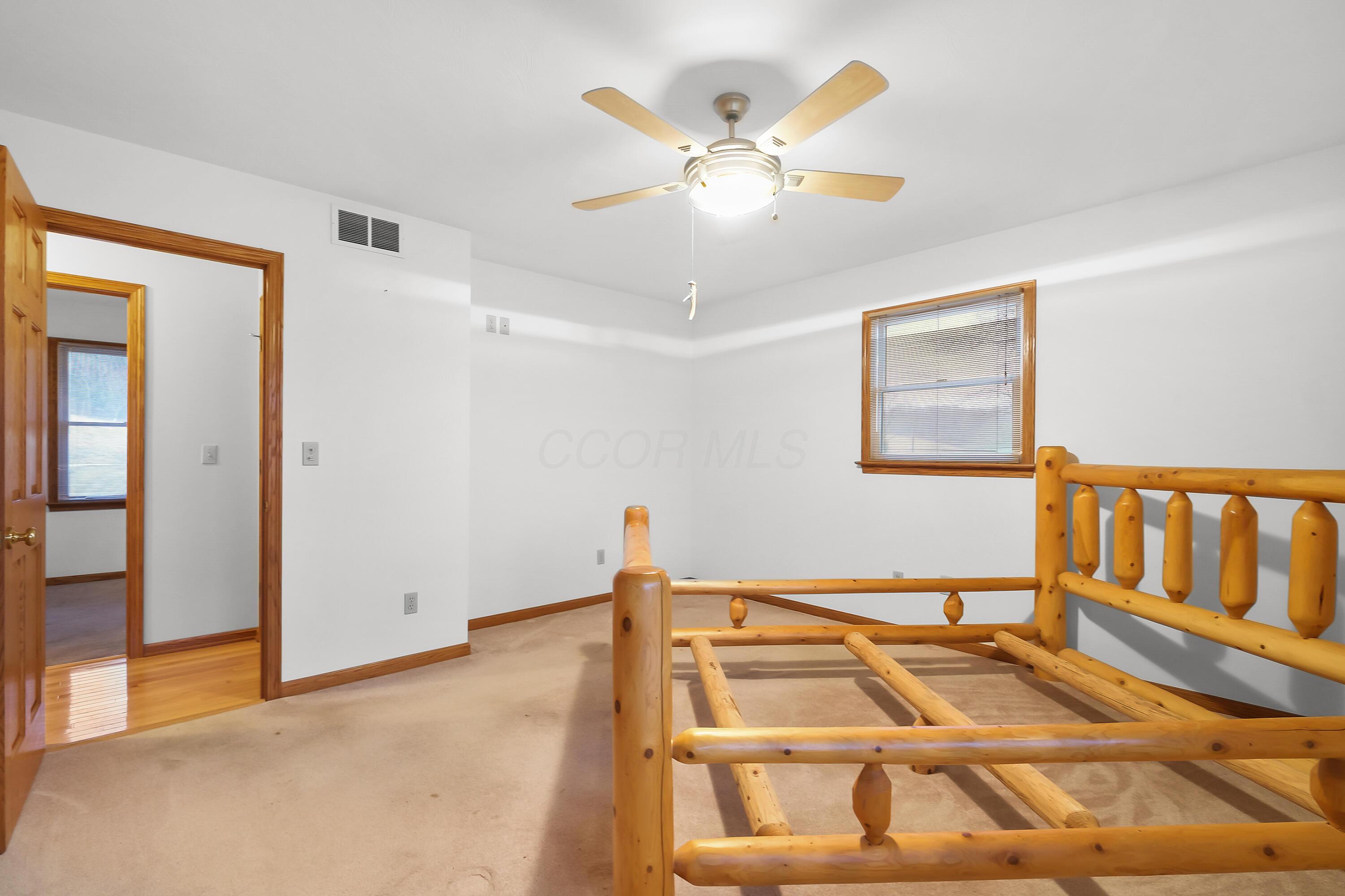 6425 Brownsville Road Se Property Photo 23