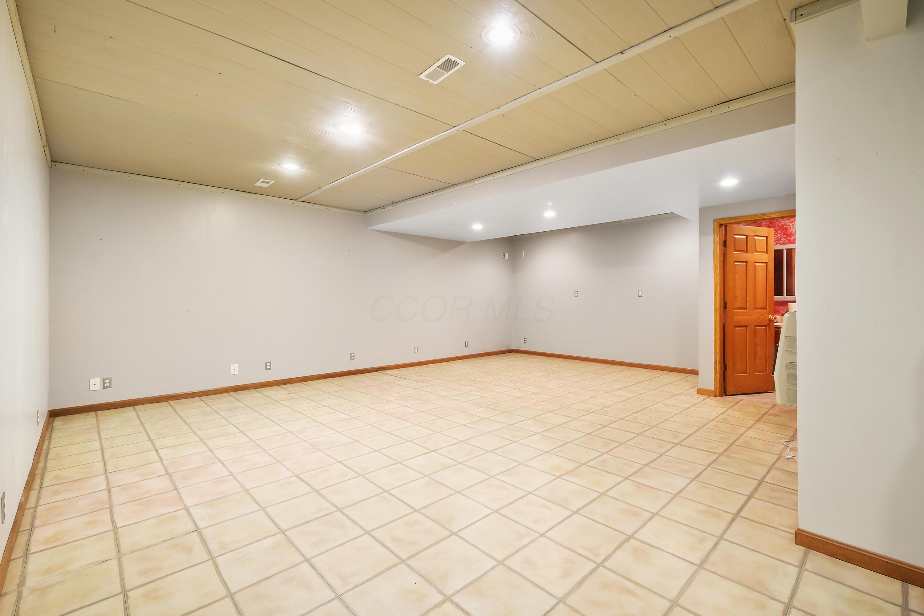 6425 Brownsville Road Se Property Photo 24