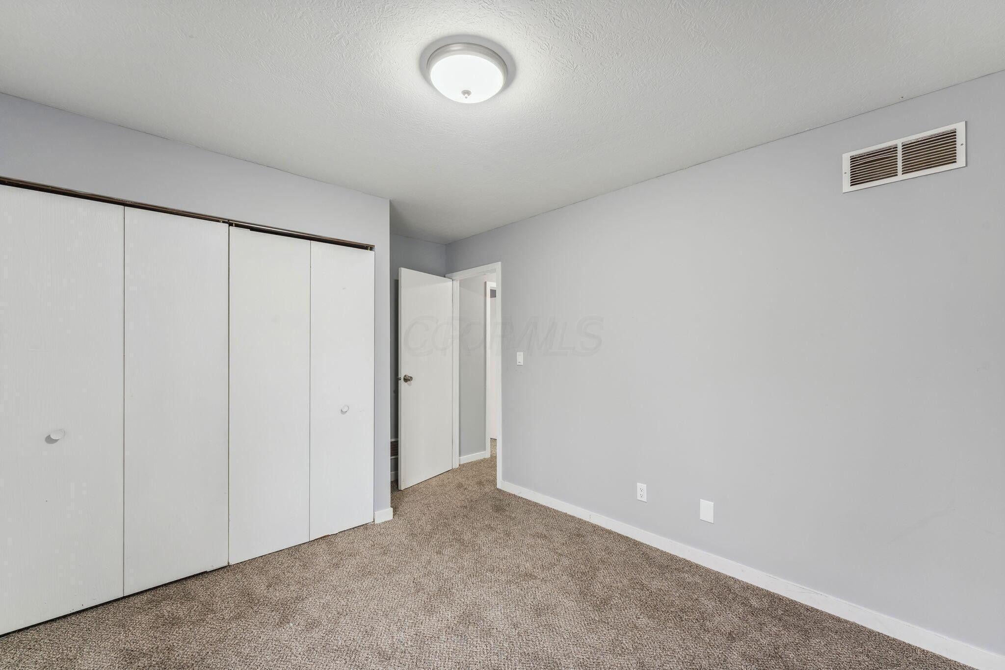 3267 E Mound Street Property Photo 8