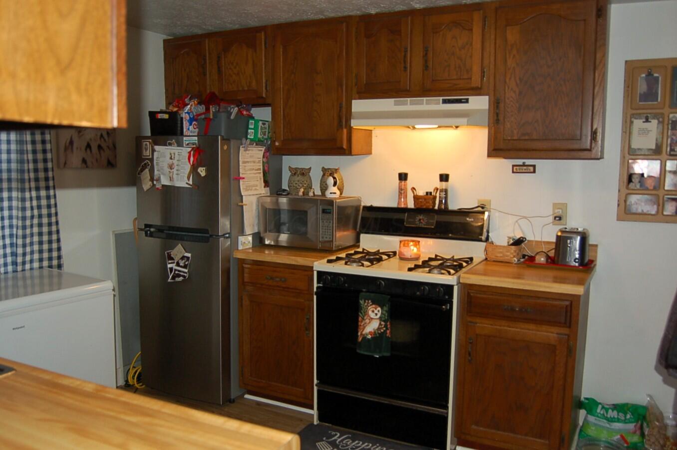 240 Grove Street Property Photo 7