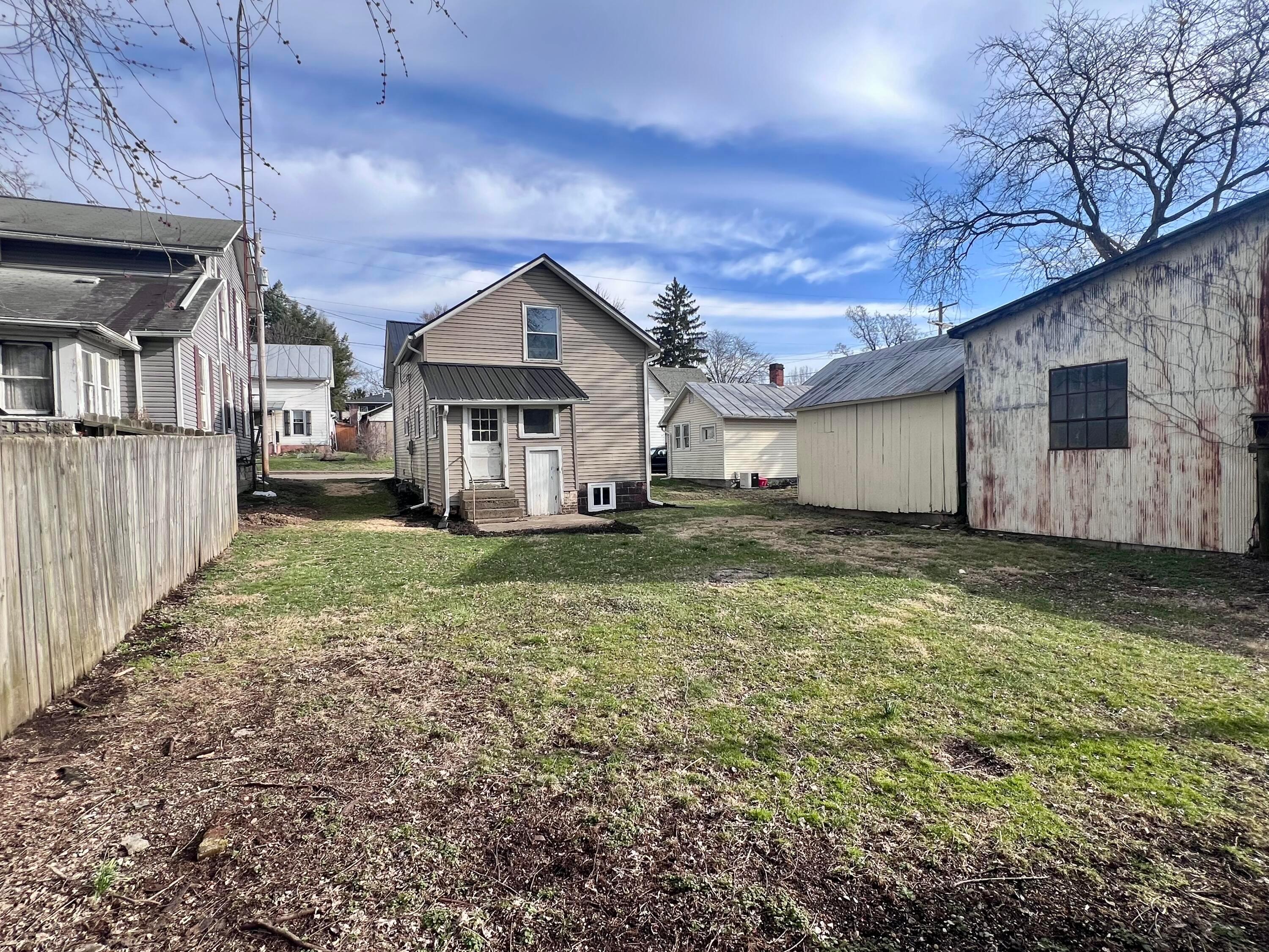 39 W First Street Property Photo 3