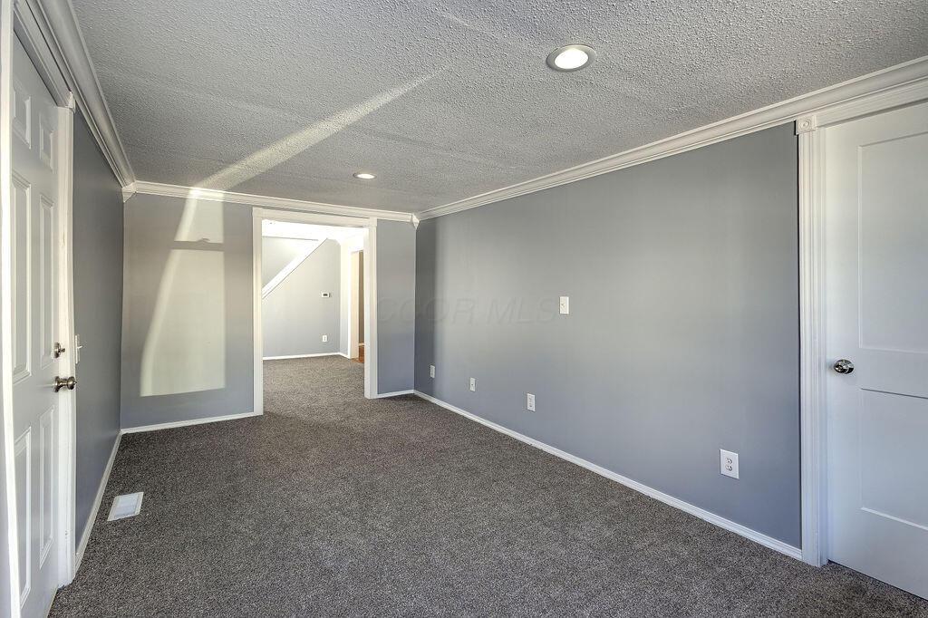 39 W First Street Property Photo 6