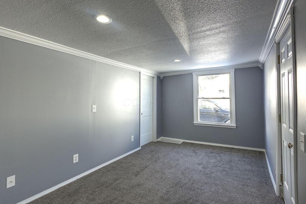 39 W First Street Property Photo 7