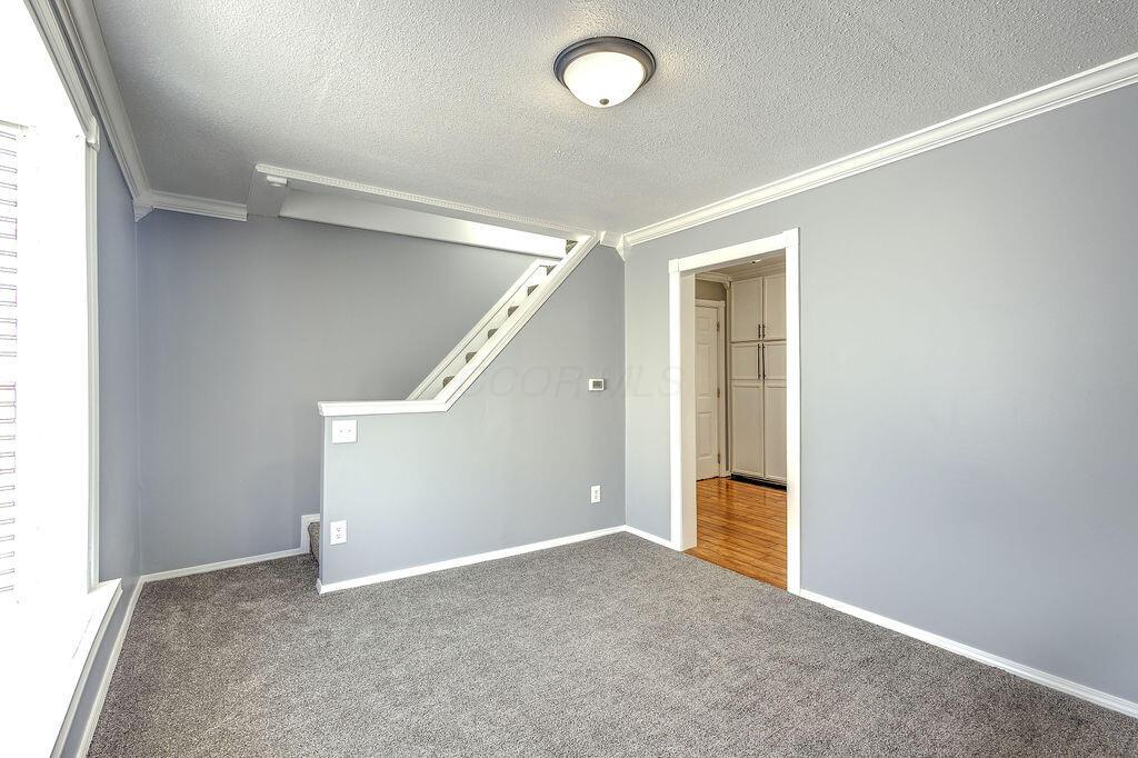 39 W First Street Property Photo 9