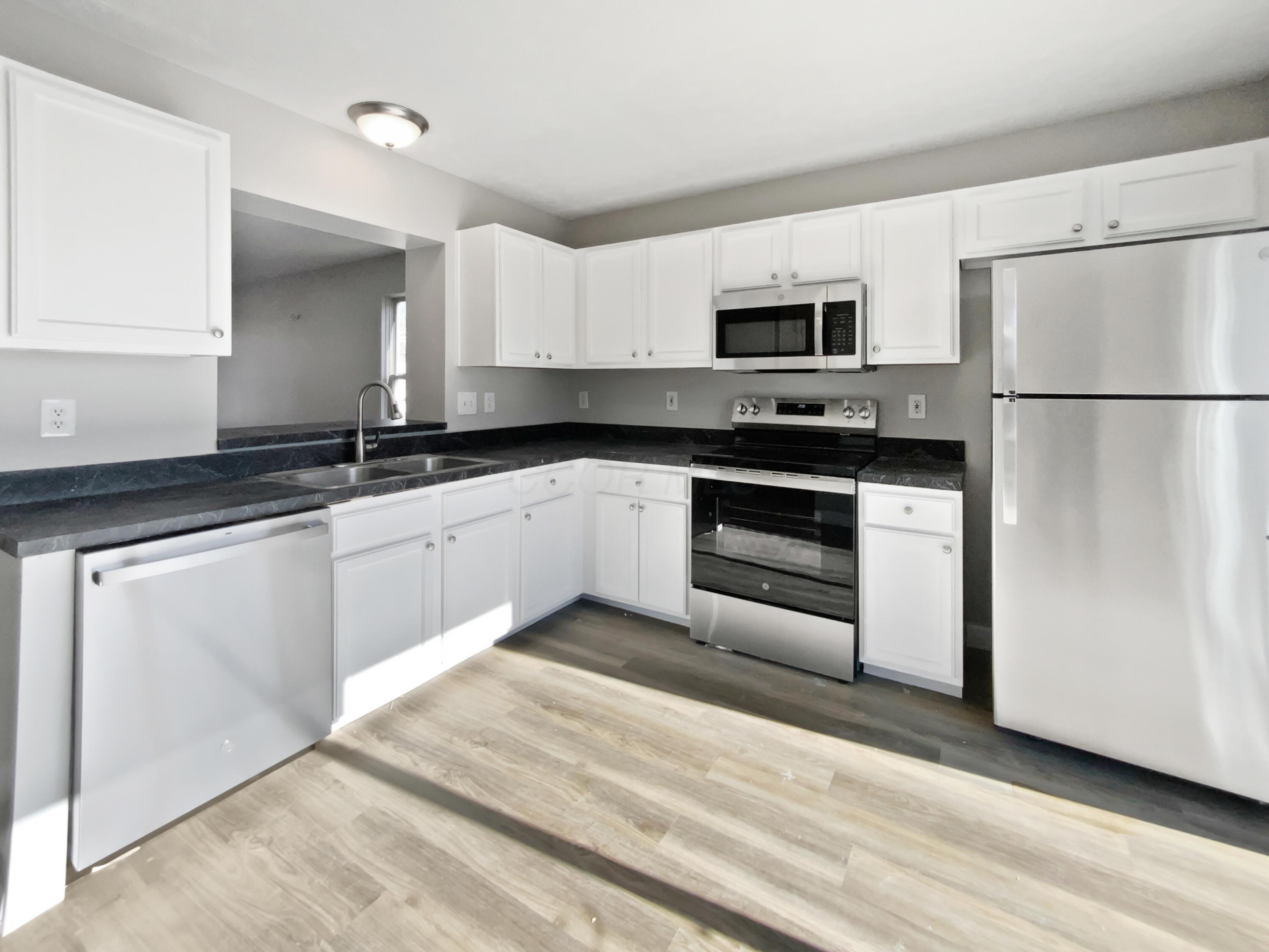 4393 Alderson Court Property Photo 6