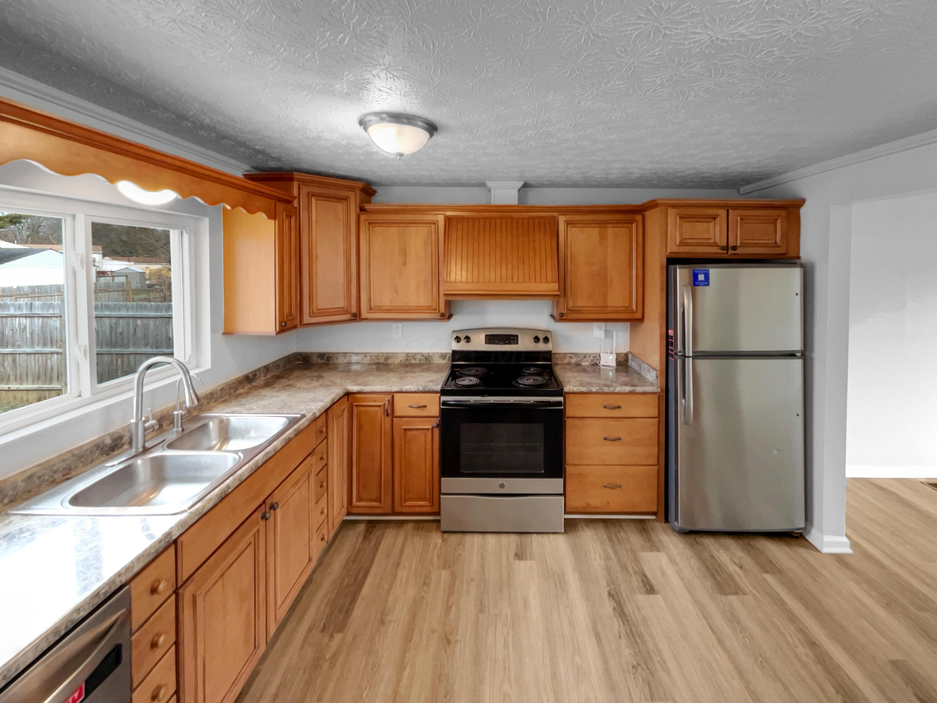2192 Hampstead Drive Property Photo 6