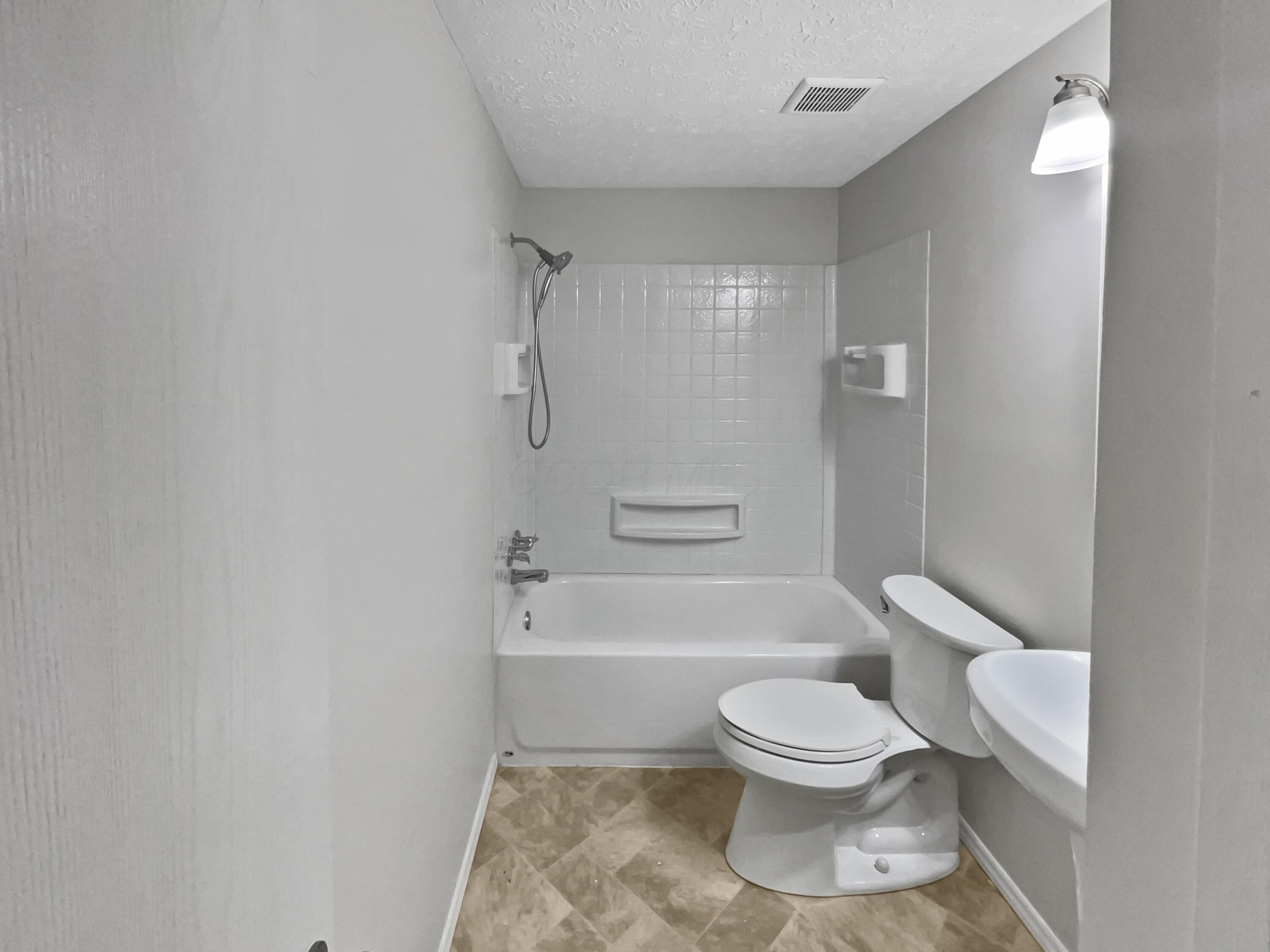 660 Pine Trace Court Property Photo 7