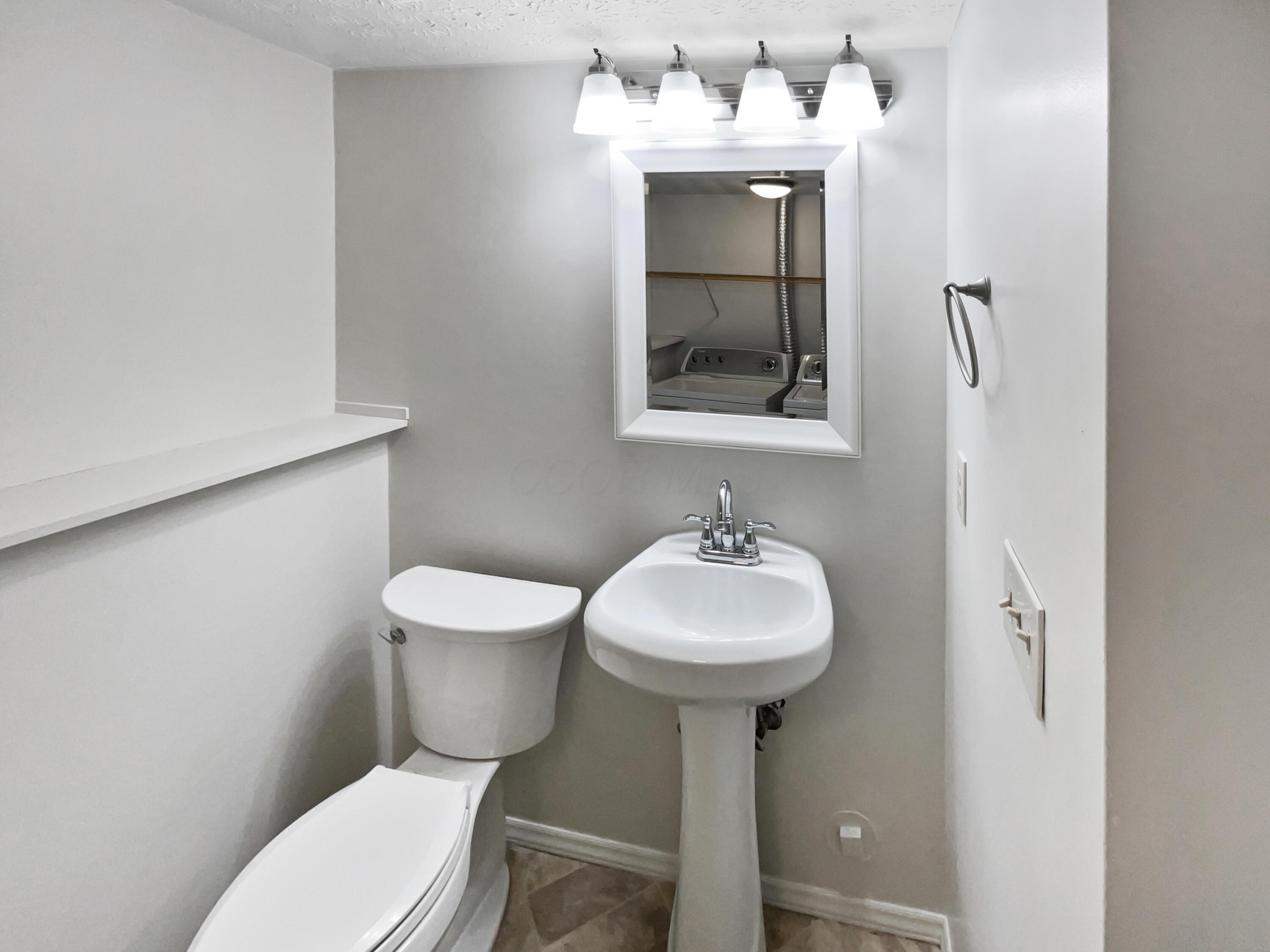 660 Pine Trace Court Property Photo 16