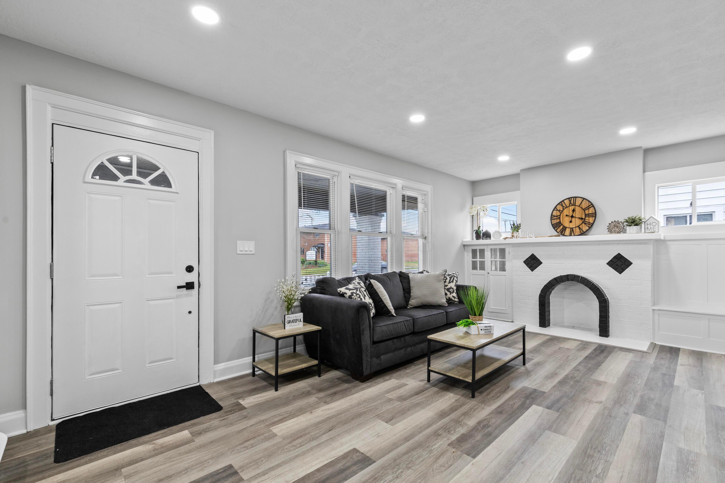 1753 Lockbourne Road Property Photo 4