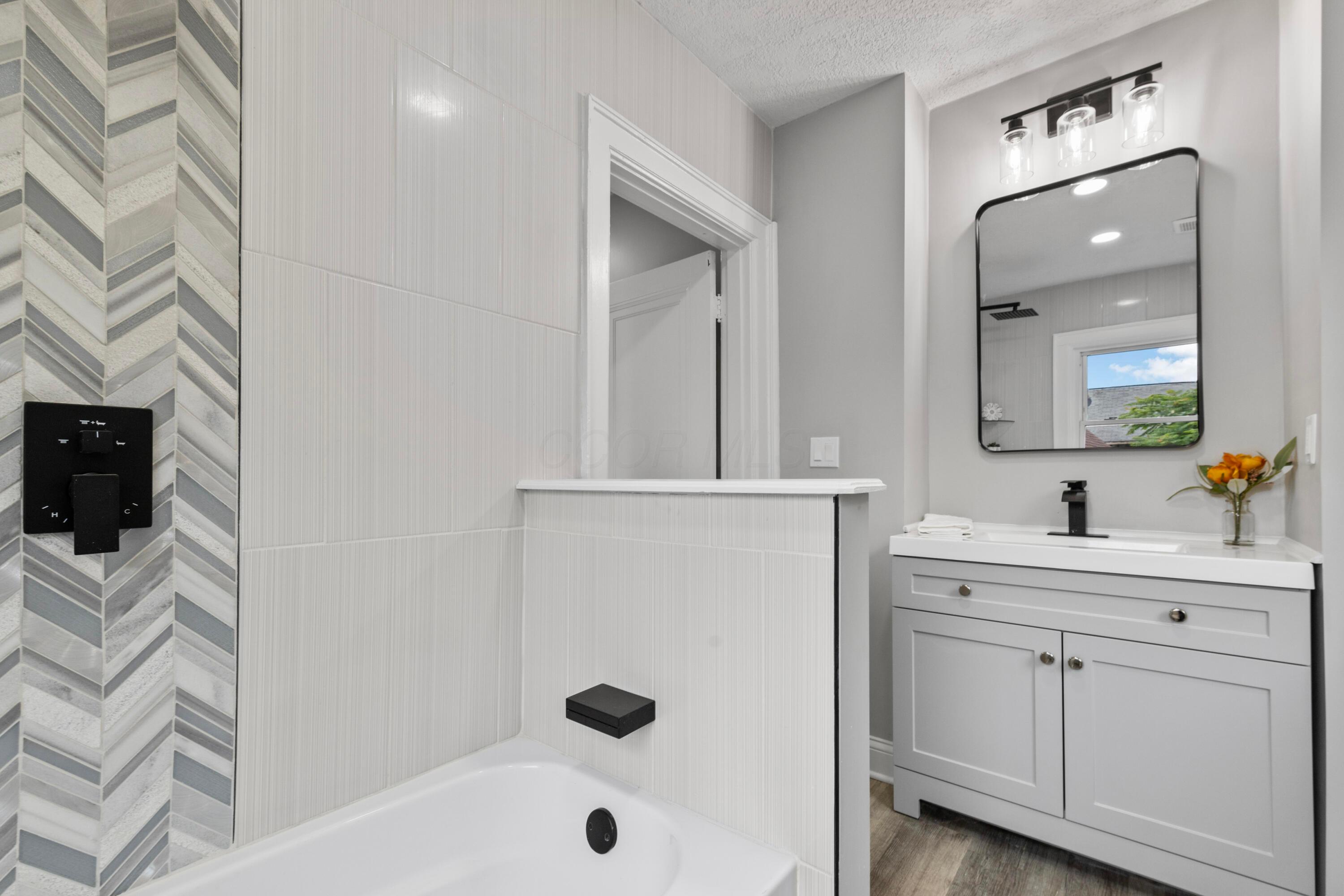 1753 Lockbourne Road Property Photo 18