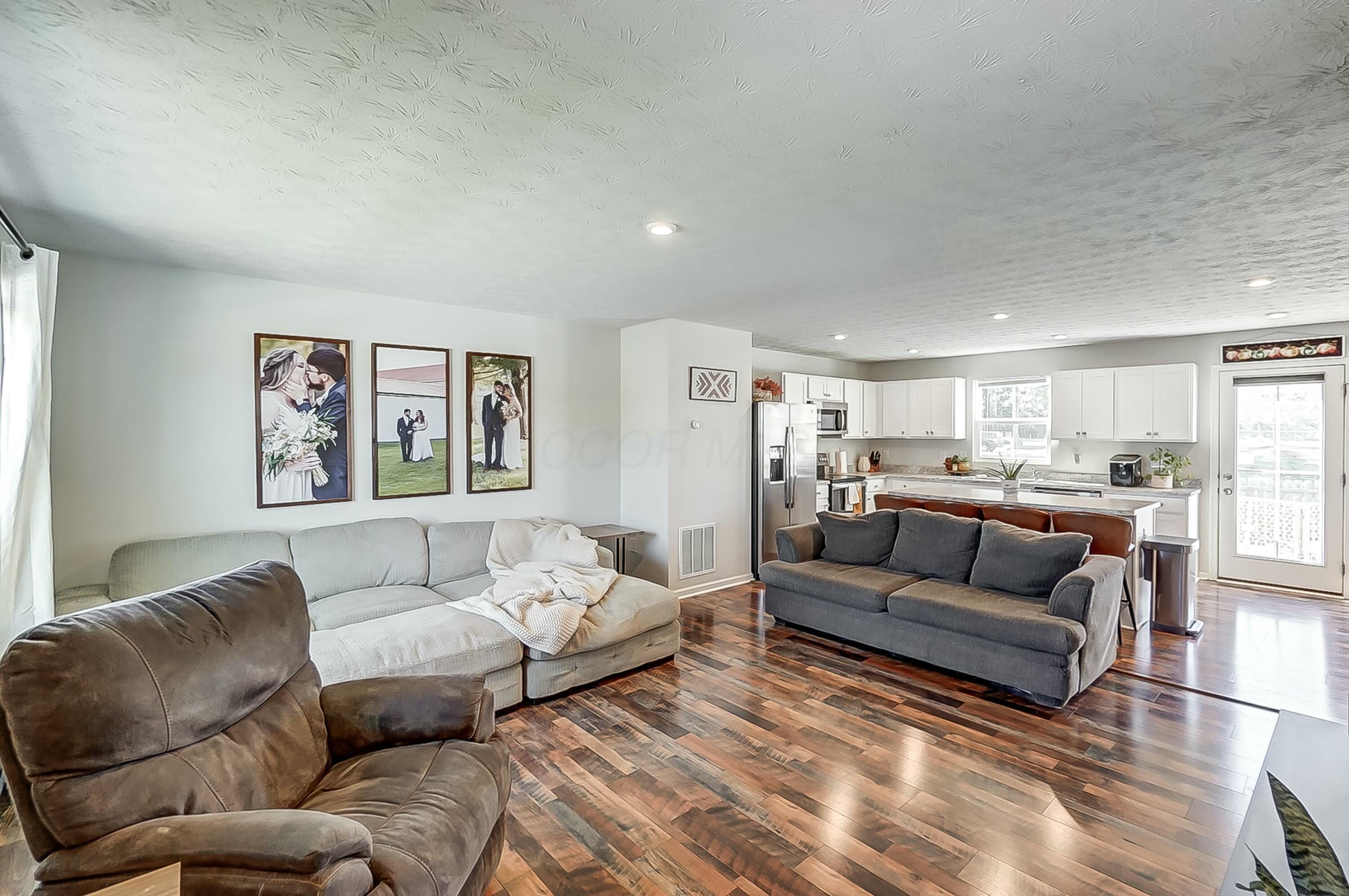 207 S Tuttle Road Property Photo 3
