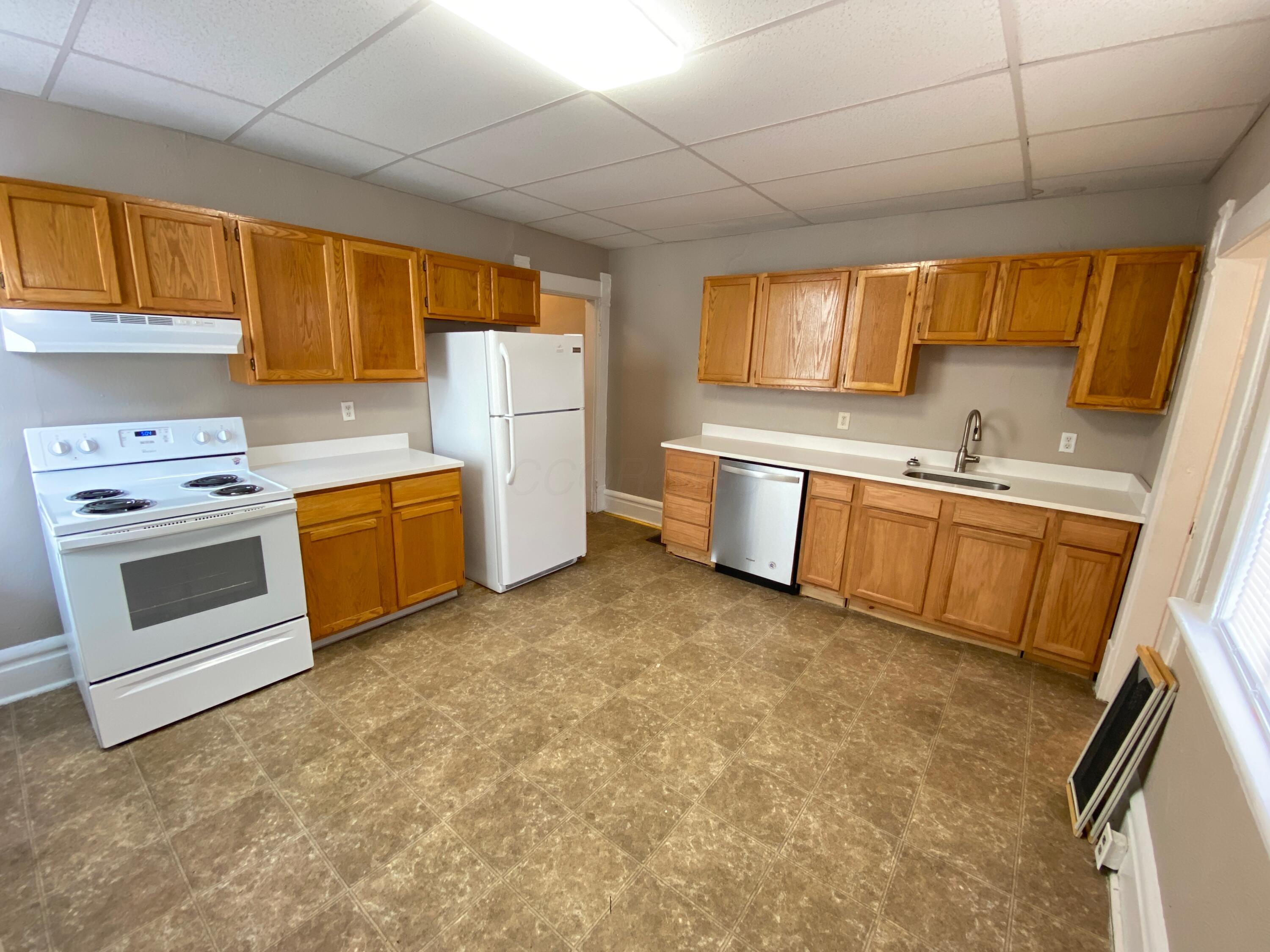 1438-1440 Hunter Avenue Property Photo 6