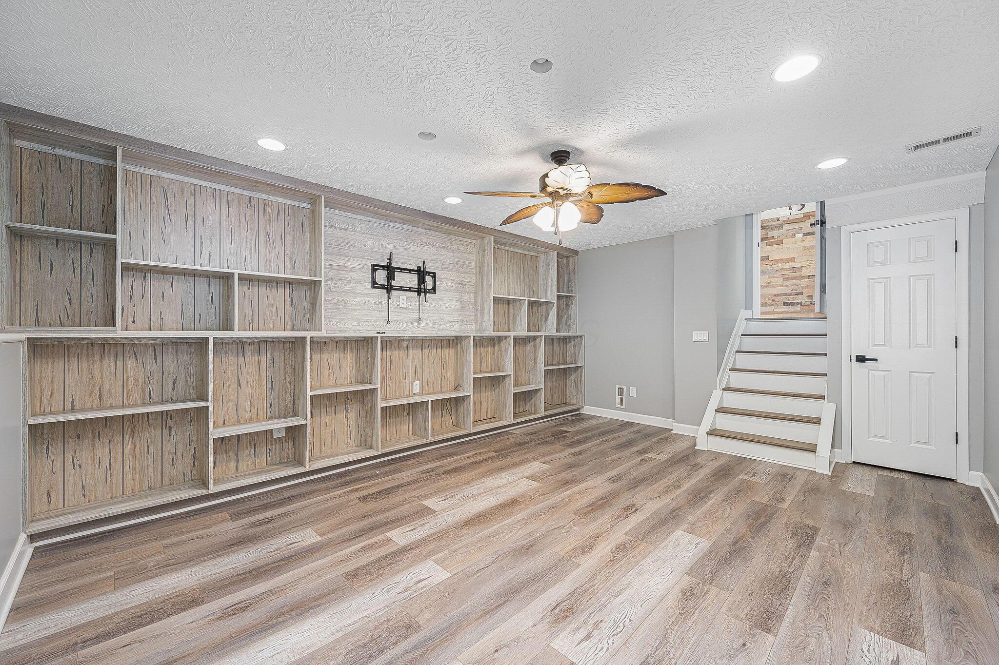 8864 Crestridge Court Property Photo 18